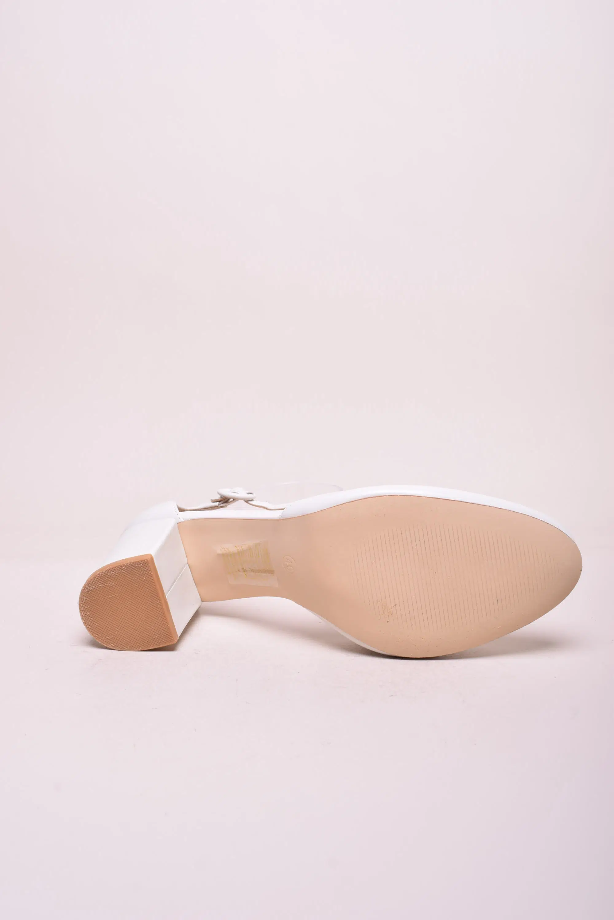 Pantofi dama decupati [1]