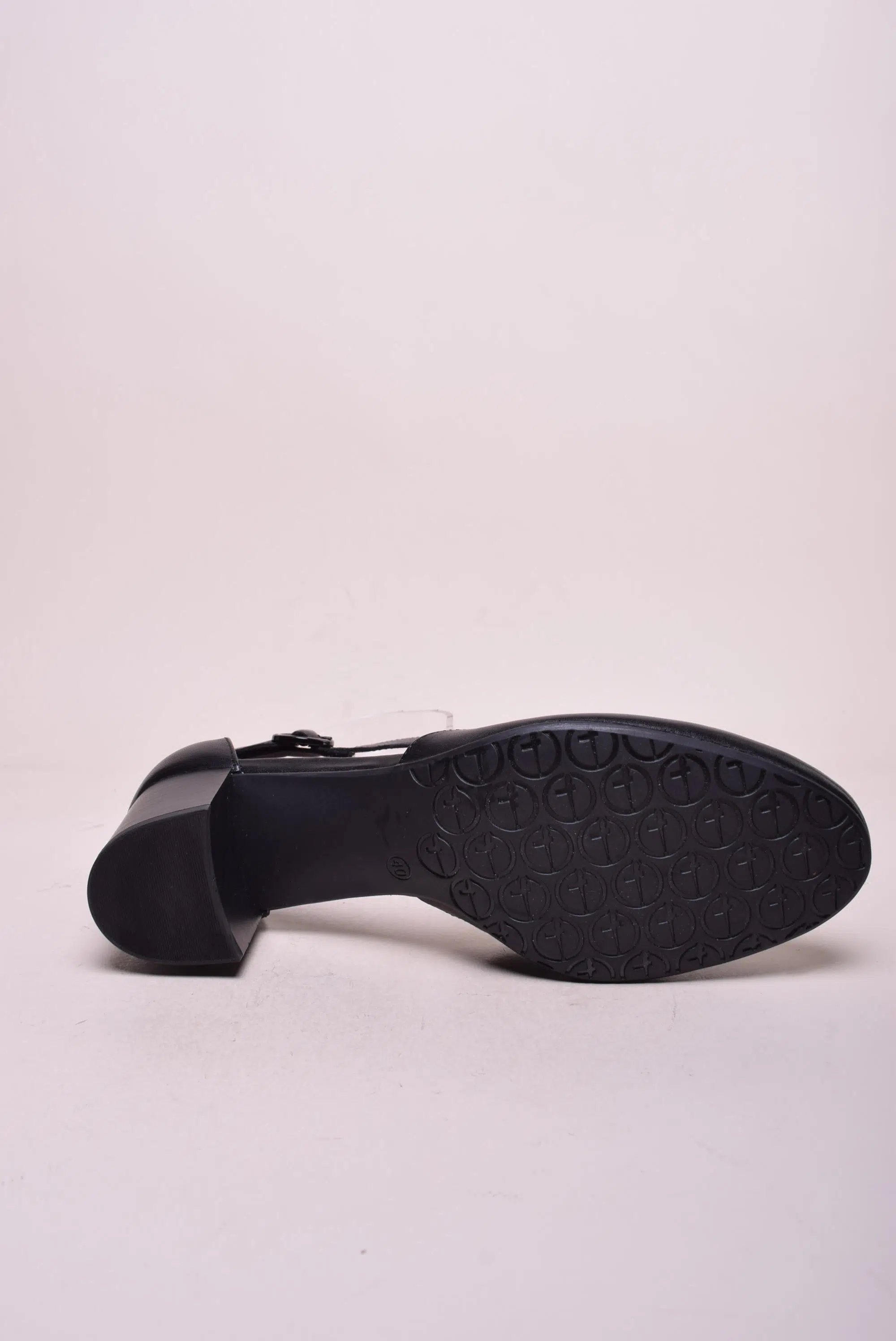 Pantofi dama decupati [1]