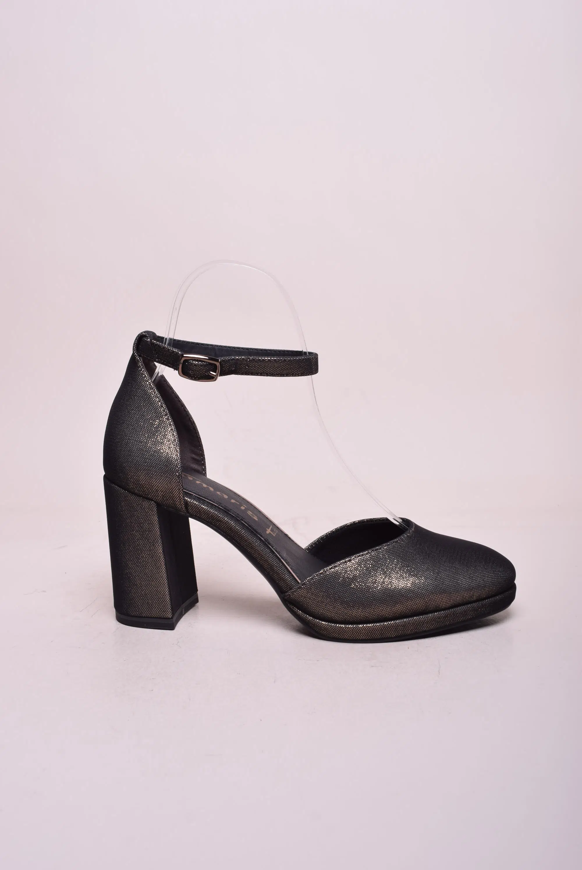 Pantofi dama decupati