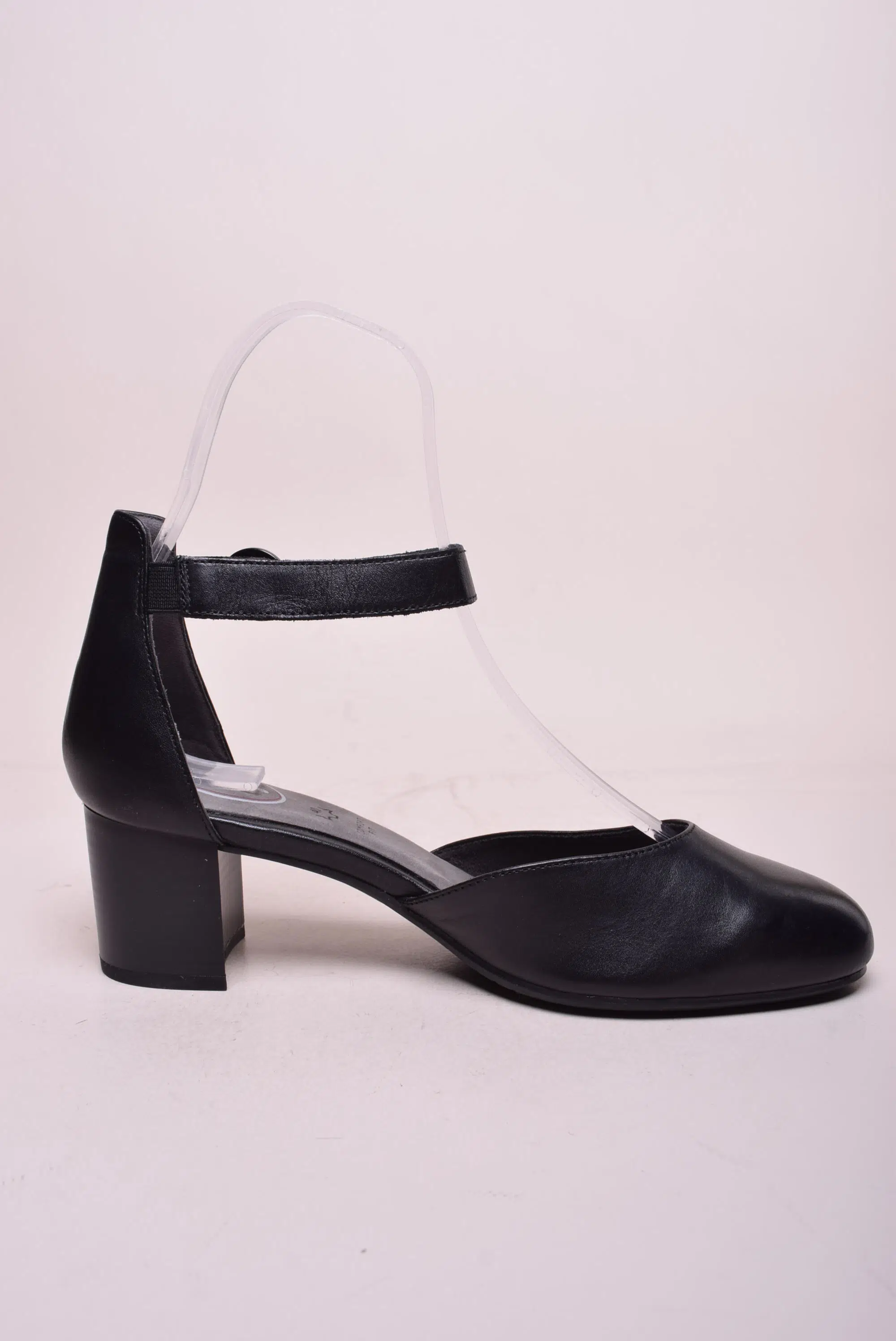 Pantofi dama decupati [3]