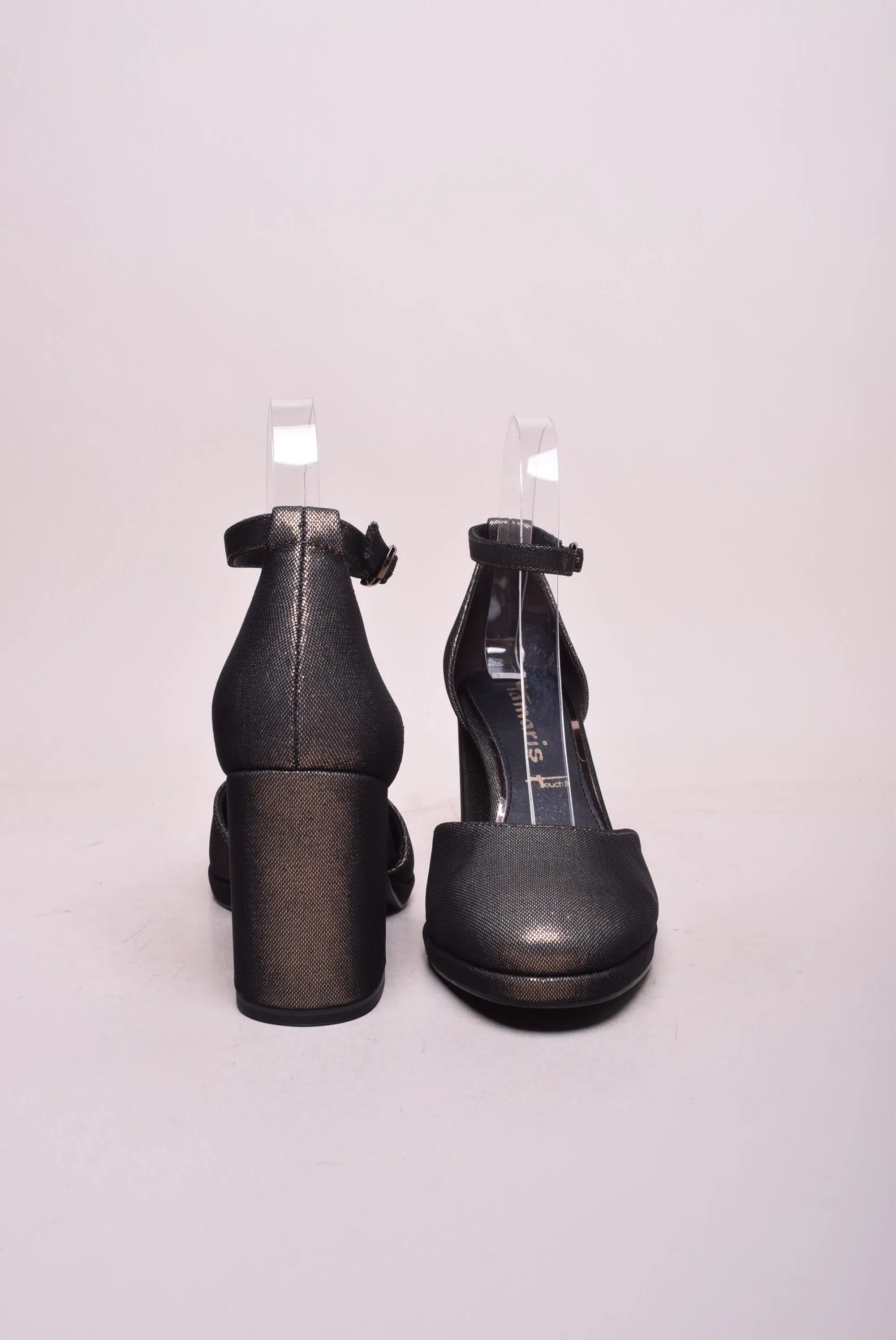 Pantofi dama decupati [2]