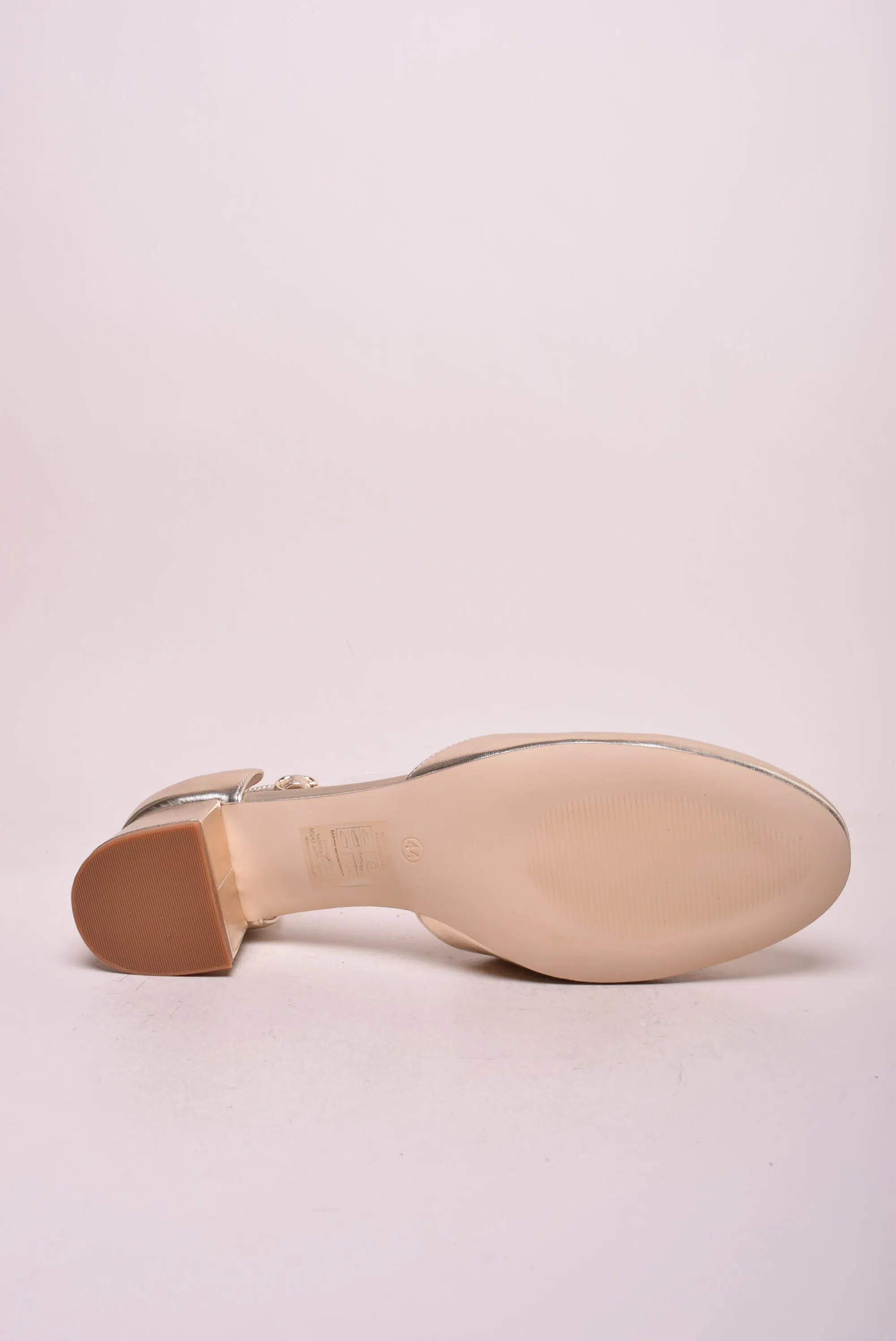 Pantofi dama decupati [1]