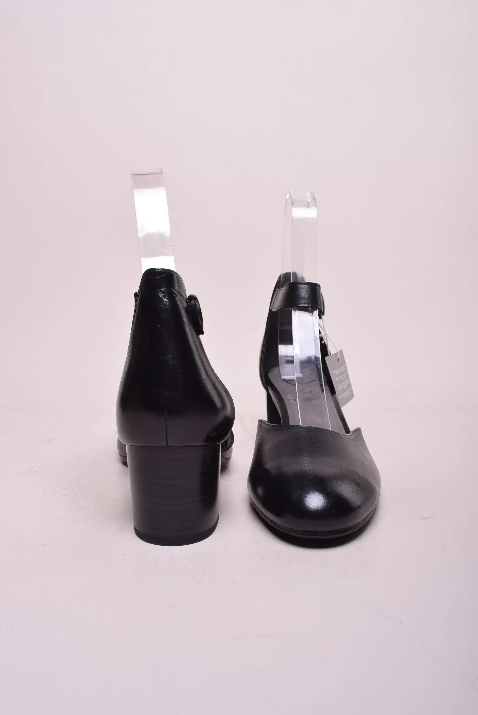 Pantofi dama decupati [2]