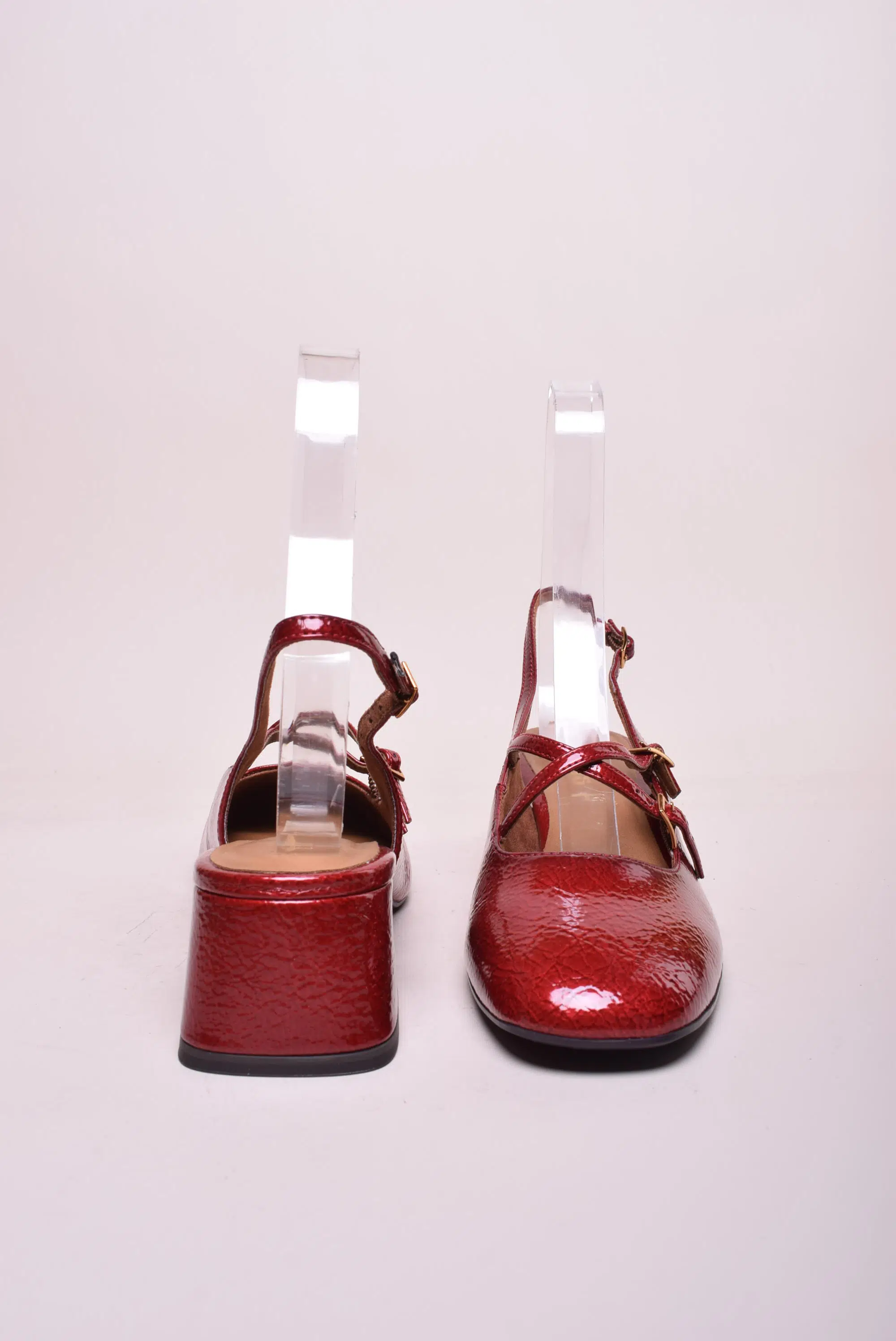 Pantofi dama lacuiti, decupati in spate [2]