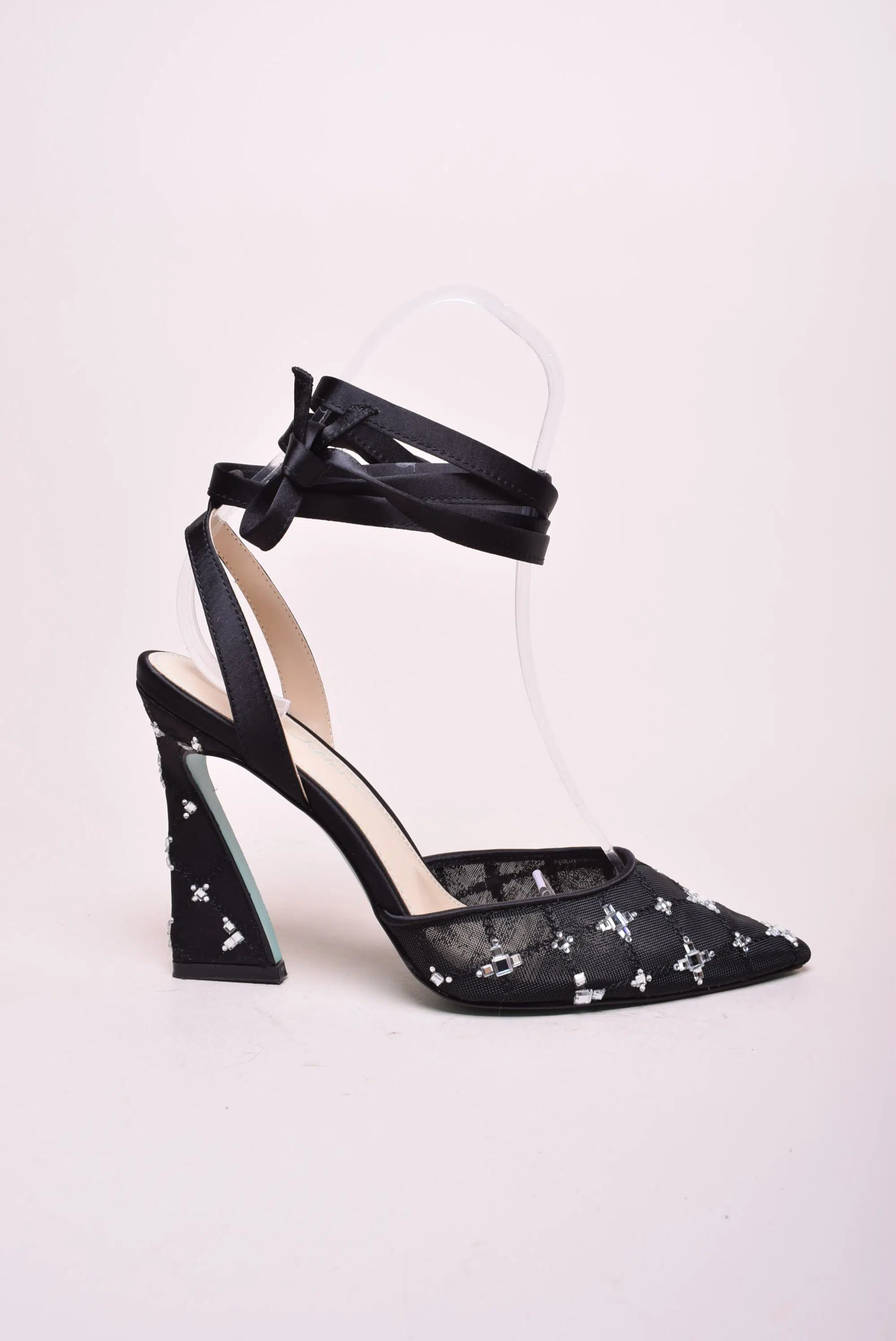 Pantofi dama stiletto cu pietricele, decupati in spate