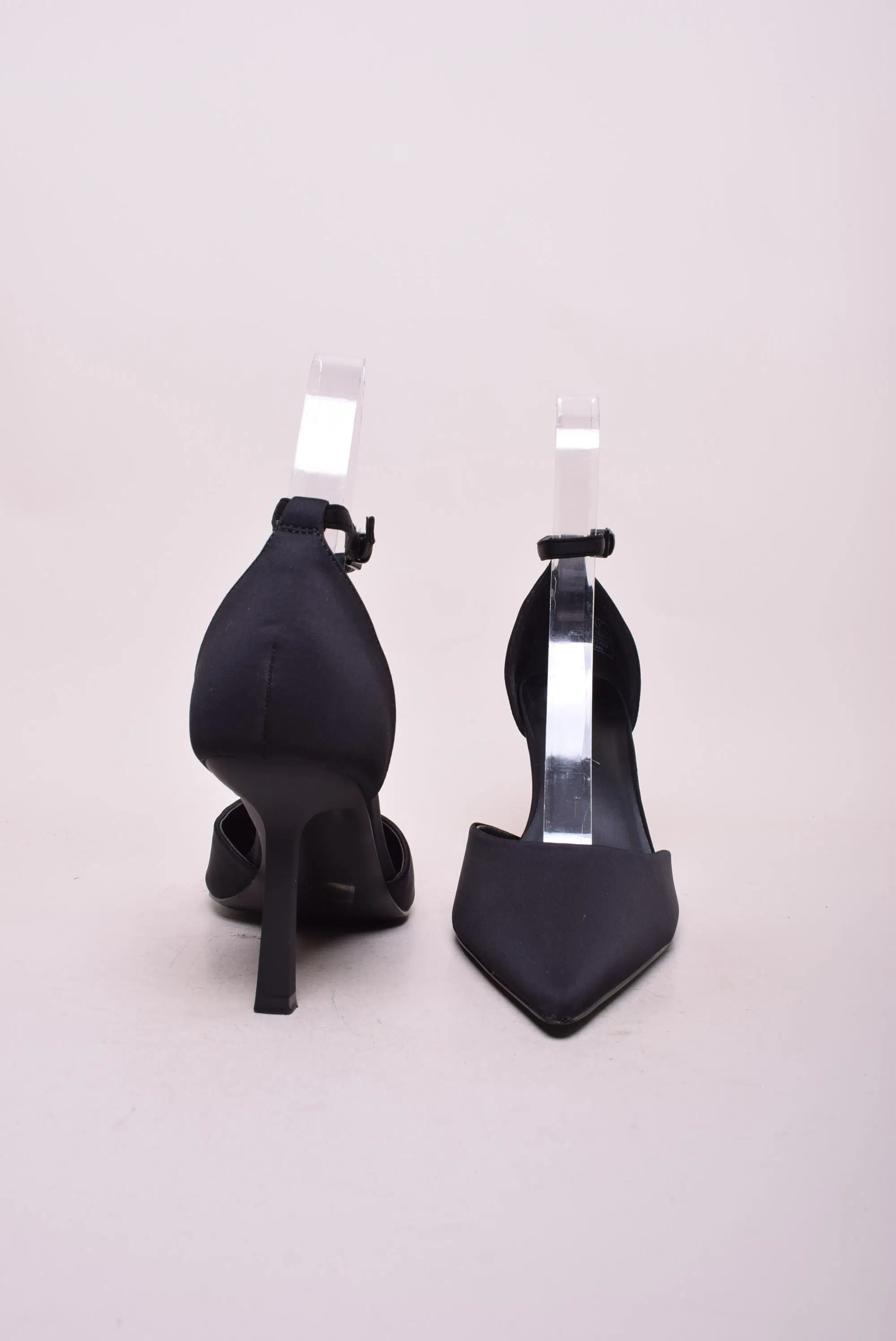 Pantofi dama stiletto decupati [2]