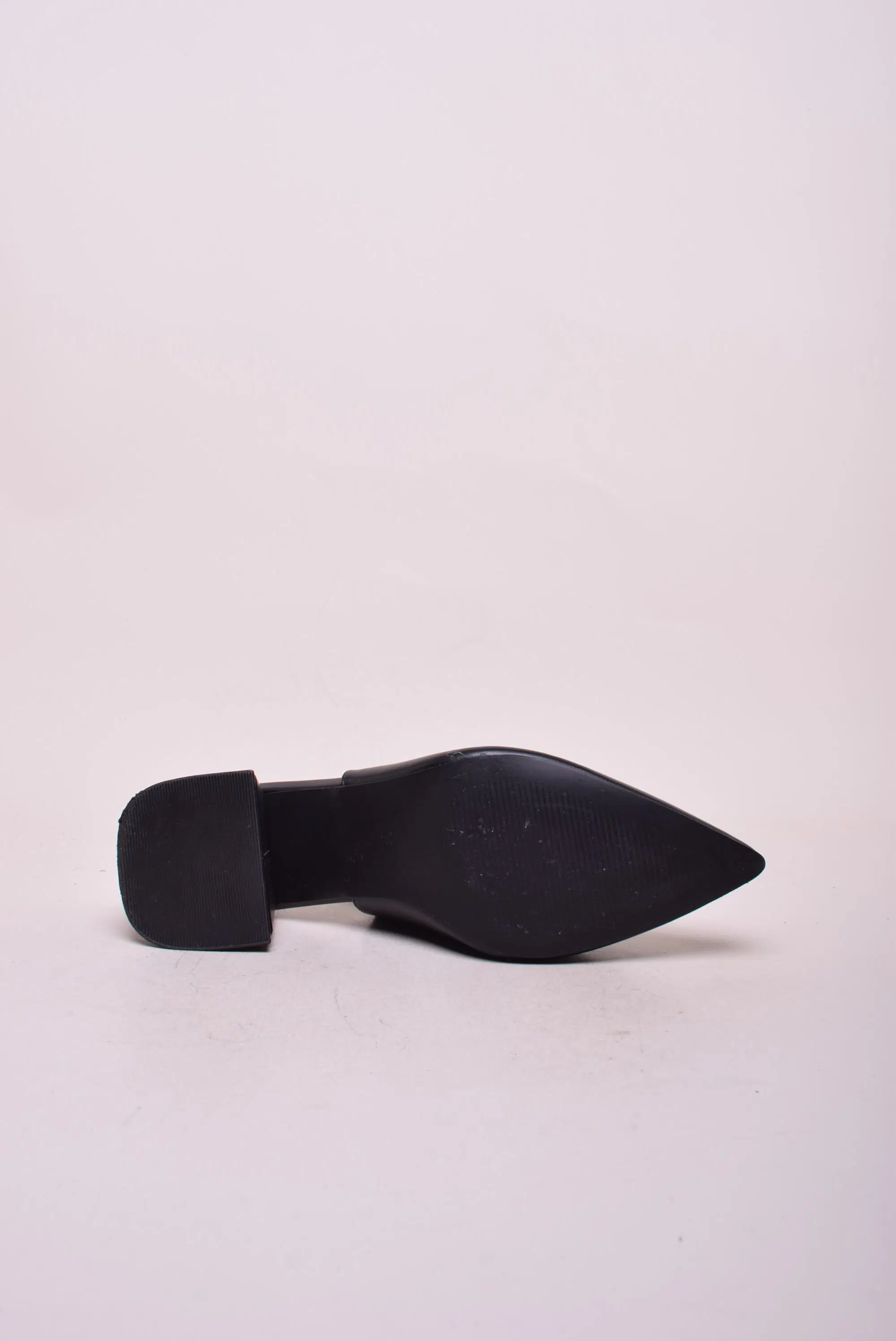 Pantofi dama stiletto decupati in spate [1]