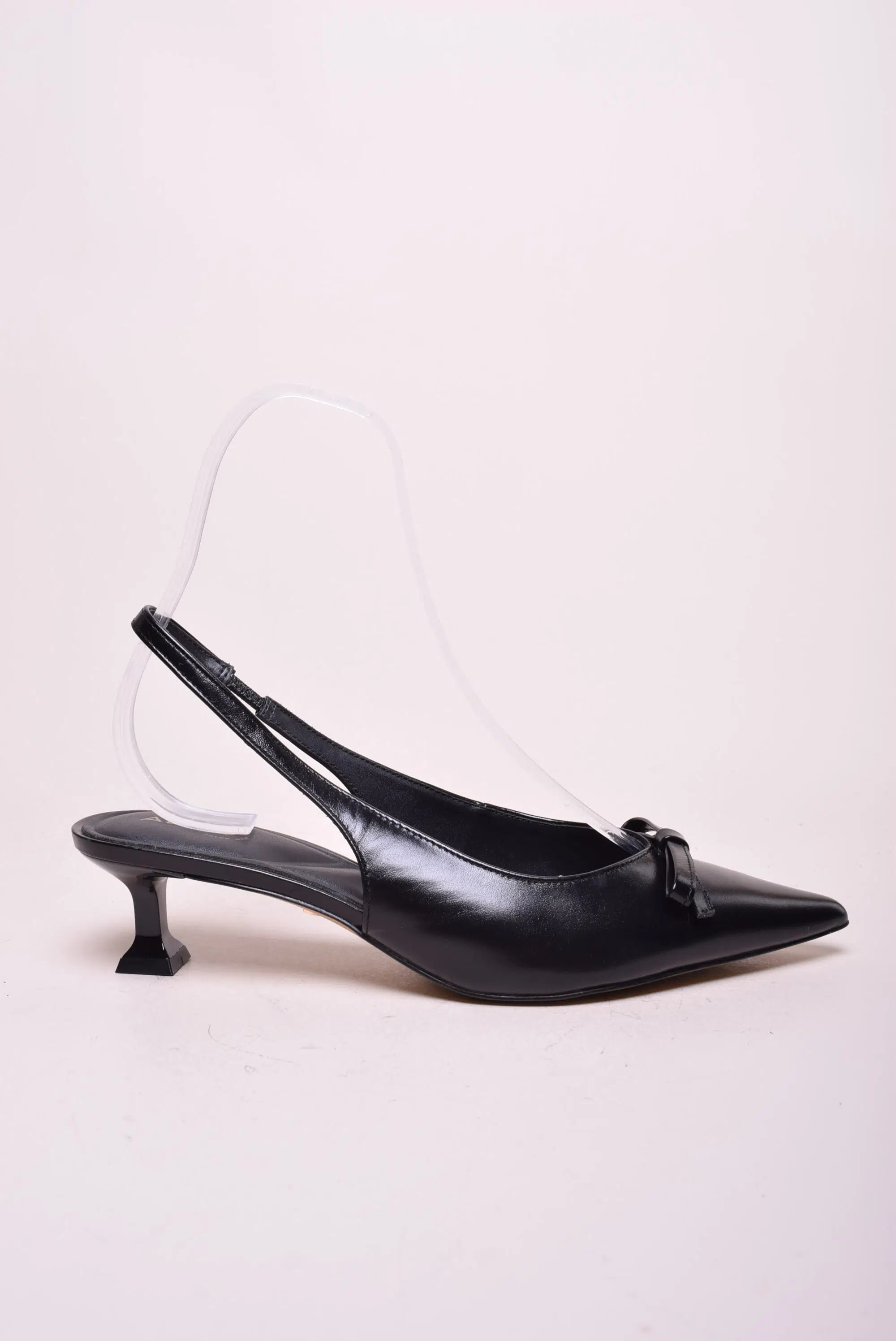 Pantofi dama stiletto decupati in spate