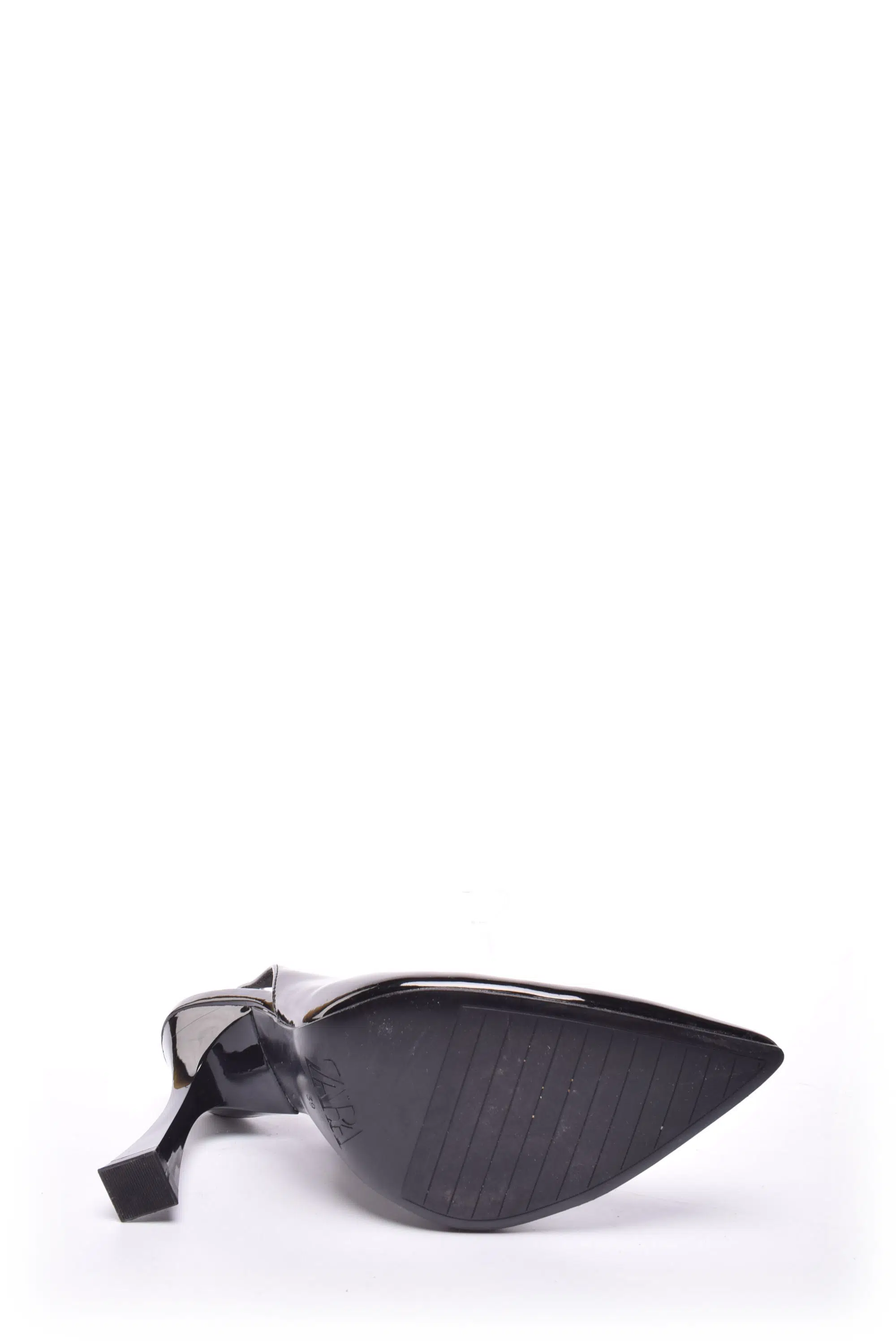 Pantofi dama stiletto lacuite decupati in spate [1]