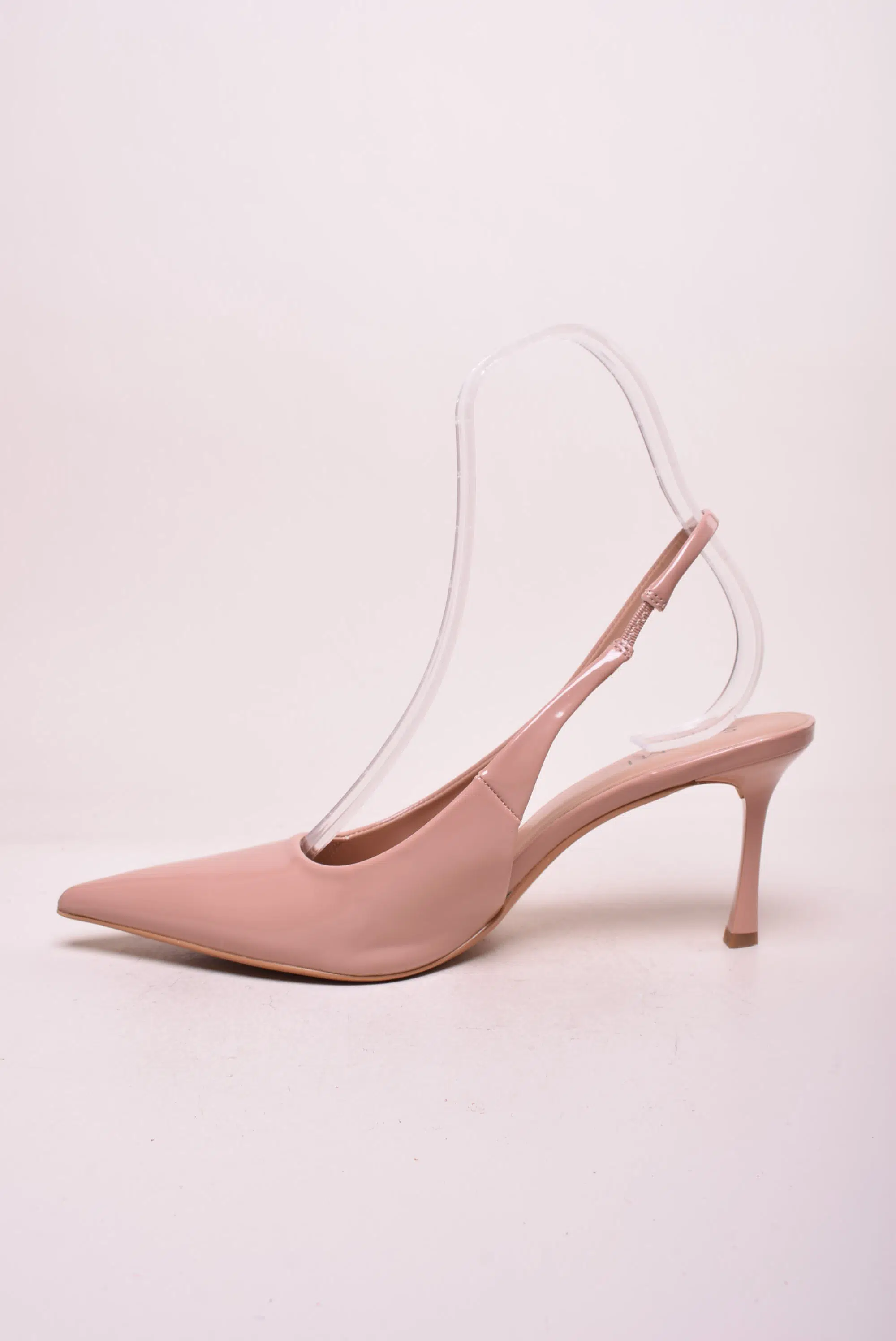 Pantofi dama stiletto lacuiti, decupati in spate [3]