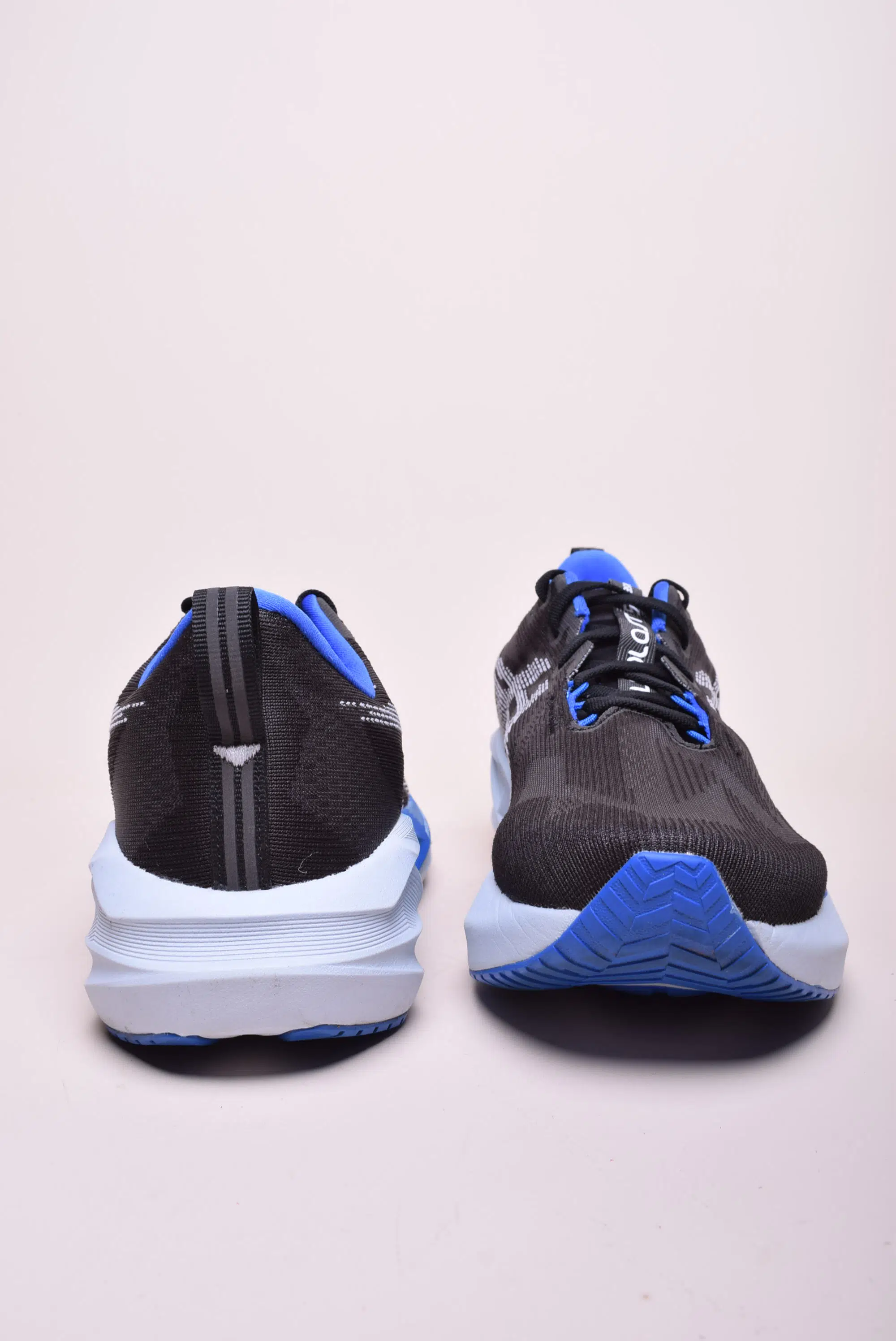 Pantofi sport barbati Novablast 5 [2]