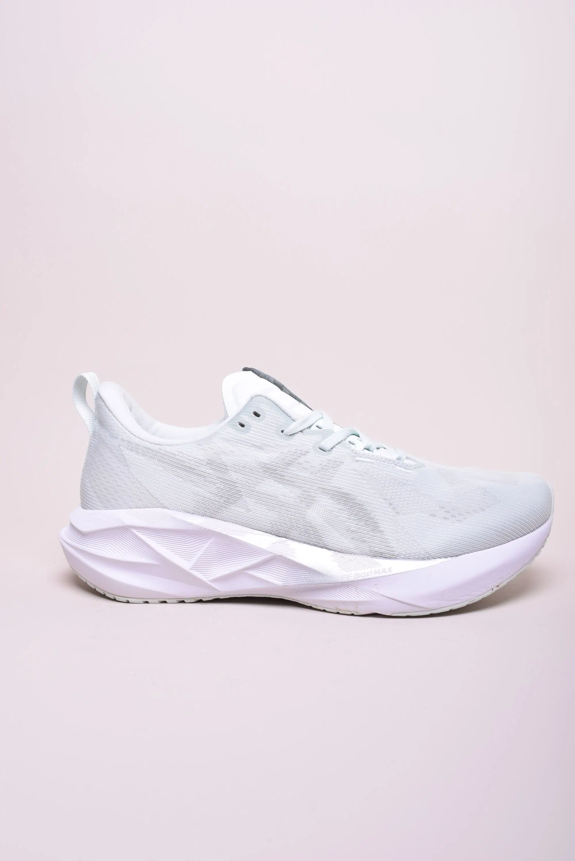 Pantofi sport barbati Novablast 5