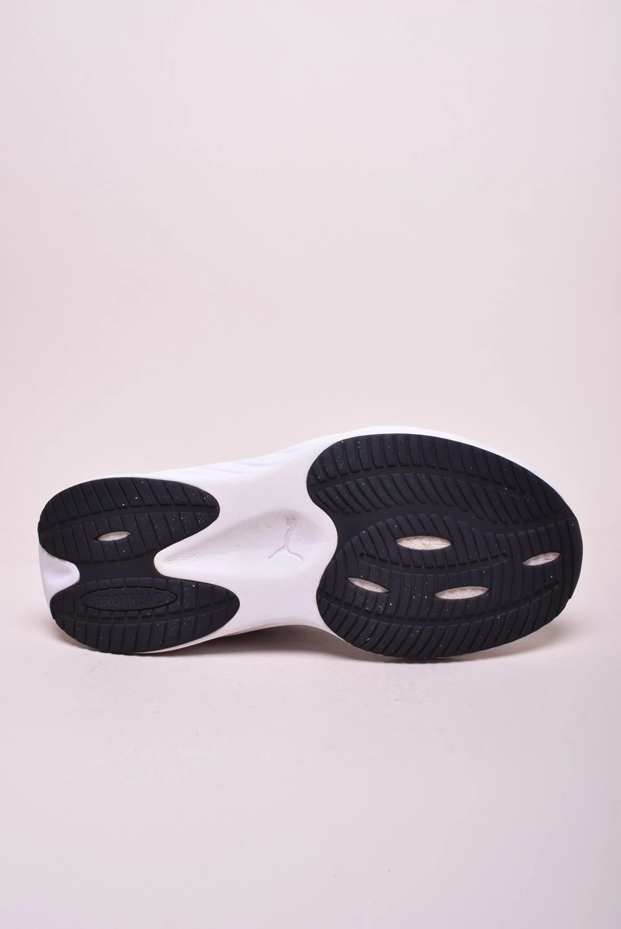 Pantofi sport barbati Pounce Lite [1]