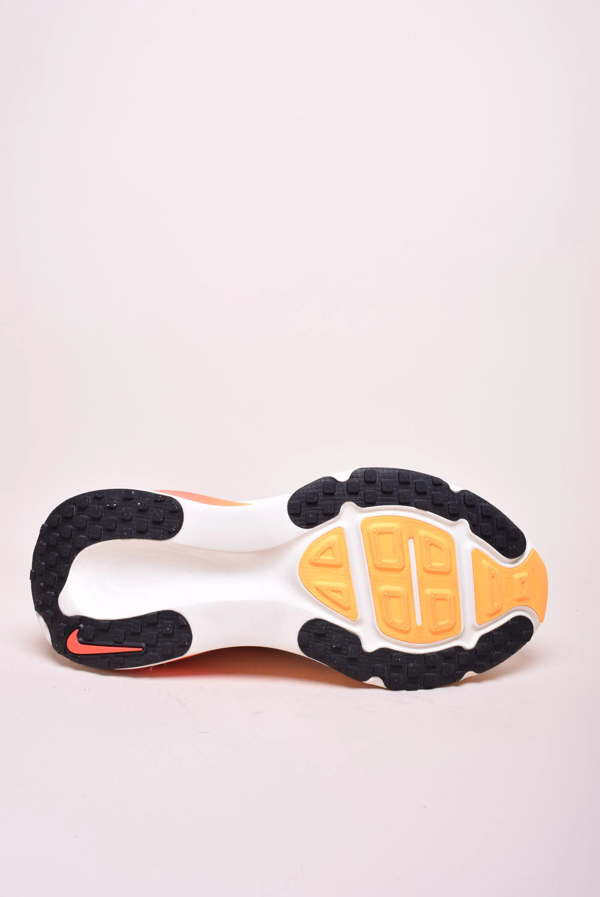 Pantofi sport barbati Vomero 18 [1]