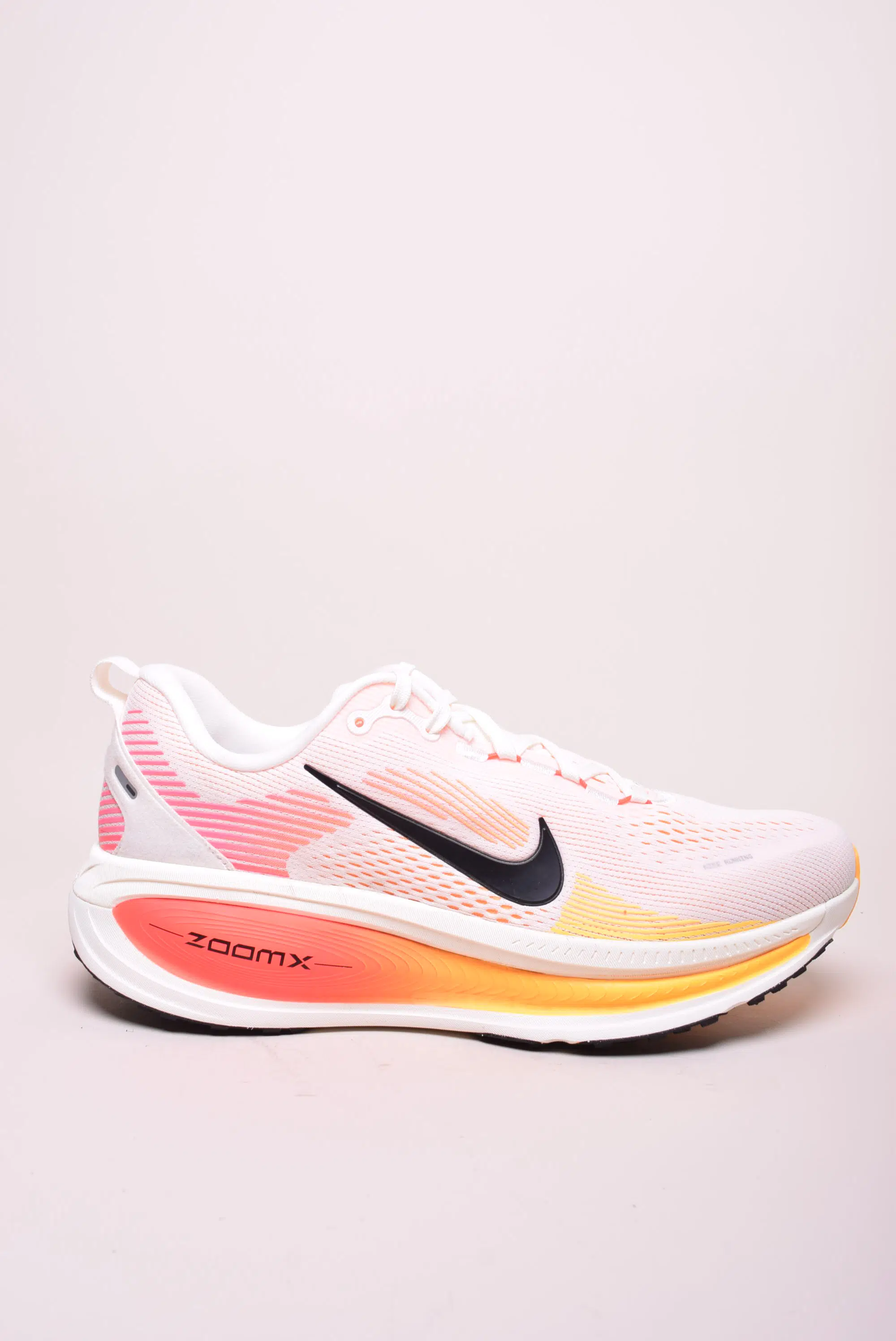 Pantofi sport barbati Vomero 18 [0]