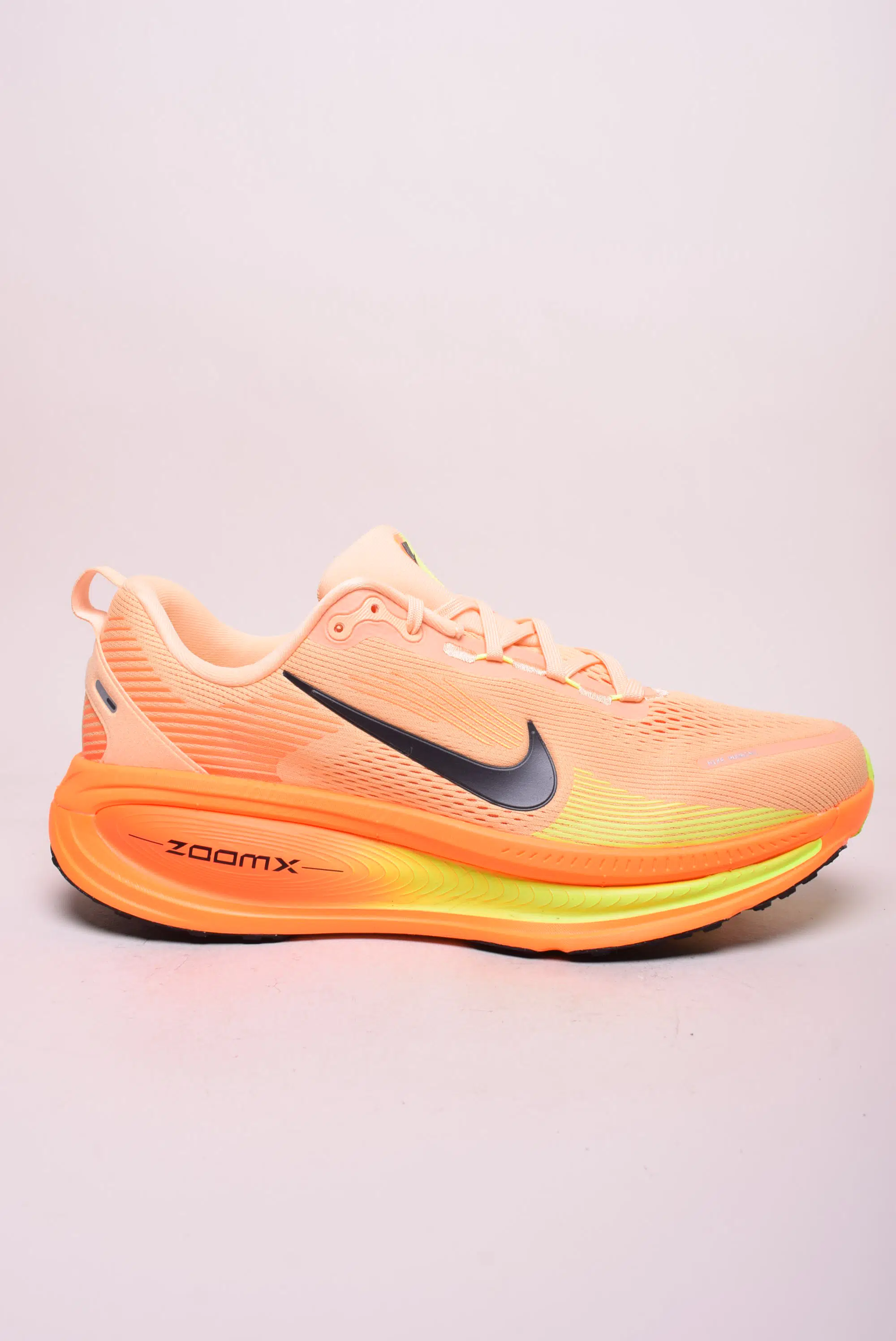 Încălțăminte bărbați - Pantofi sport barbati Vomero 18