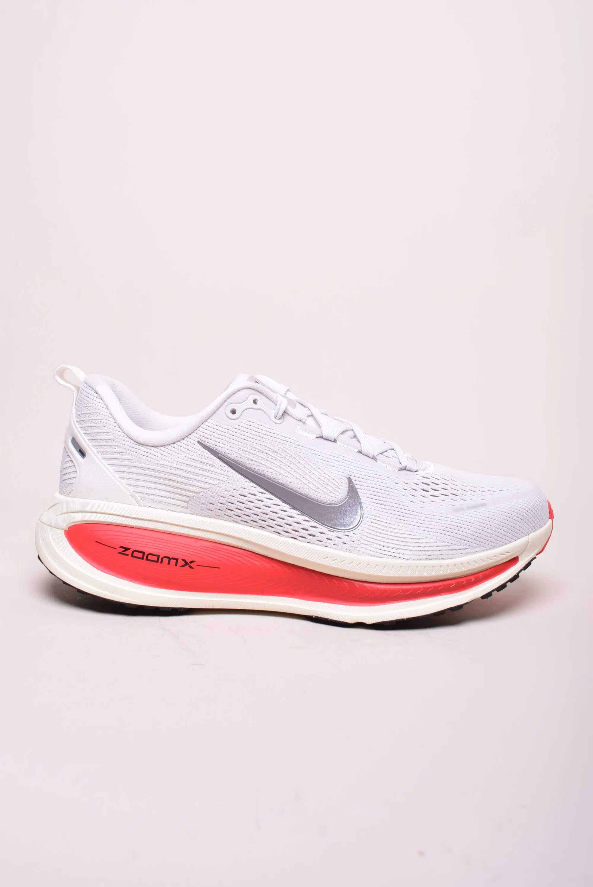 Pantofi sport barbati Vomero 18 [0]