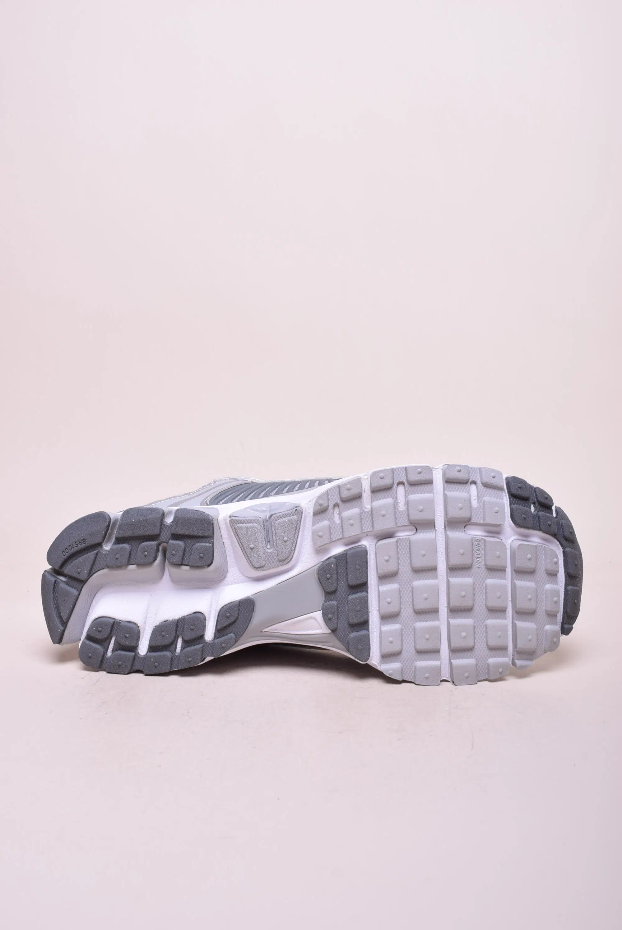 Pantofi sport barbati Vomero 5 [1]