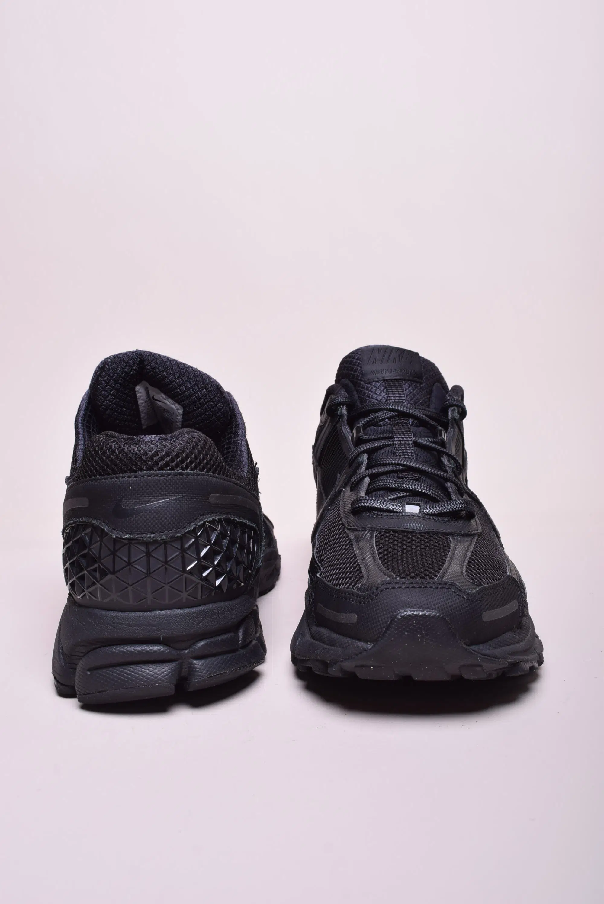 Pantofi sport barbati Vomero 5 [2]