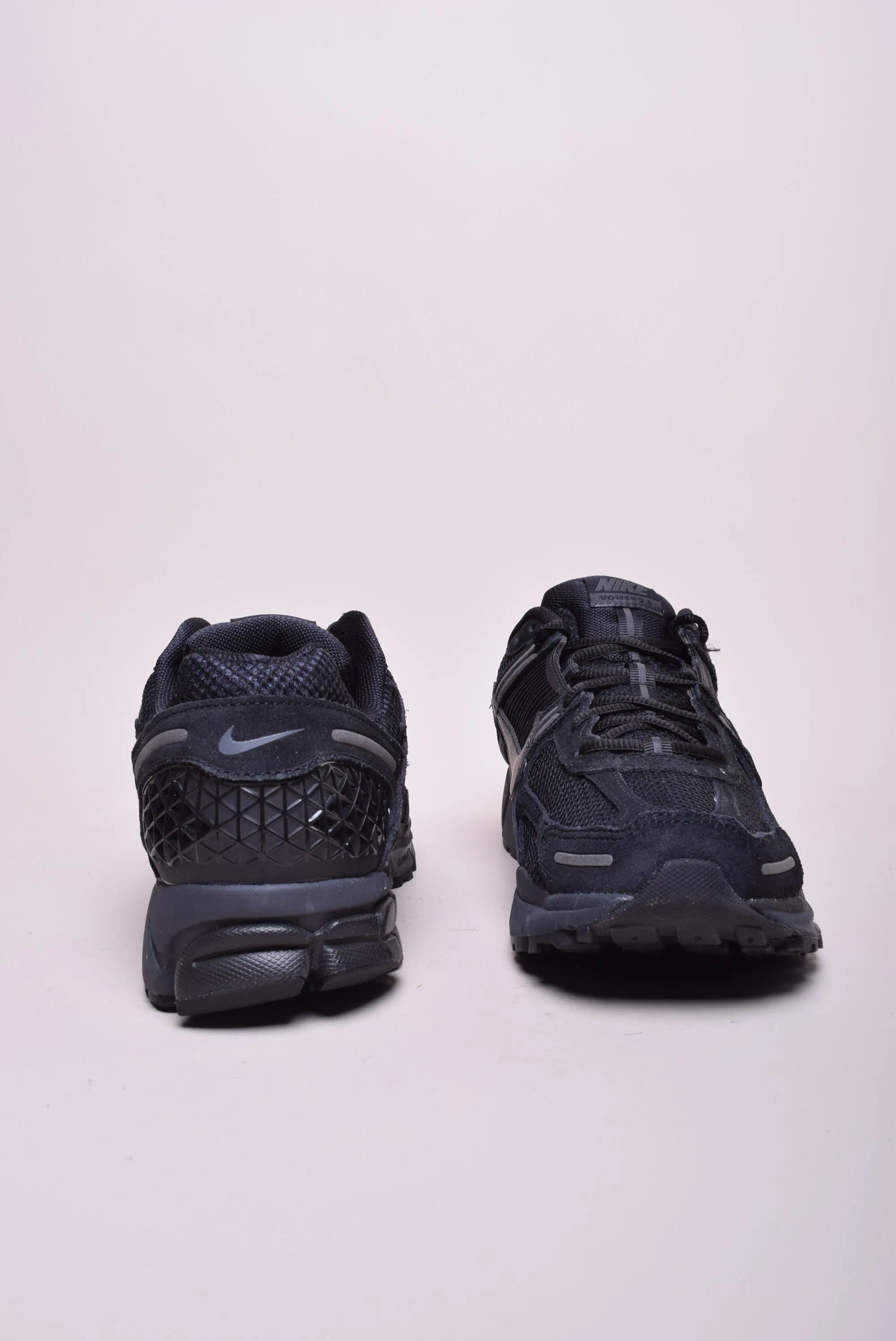 Pantofi sport barbati Vomero 5 [2]