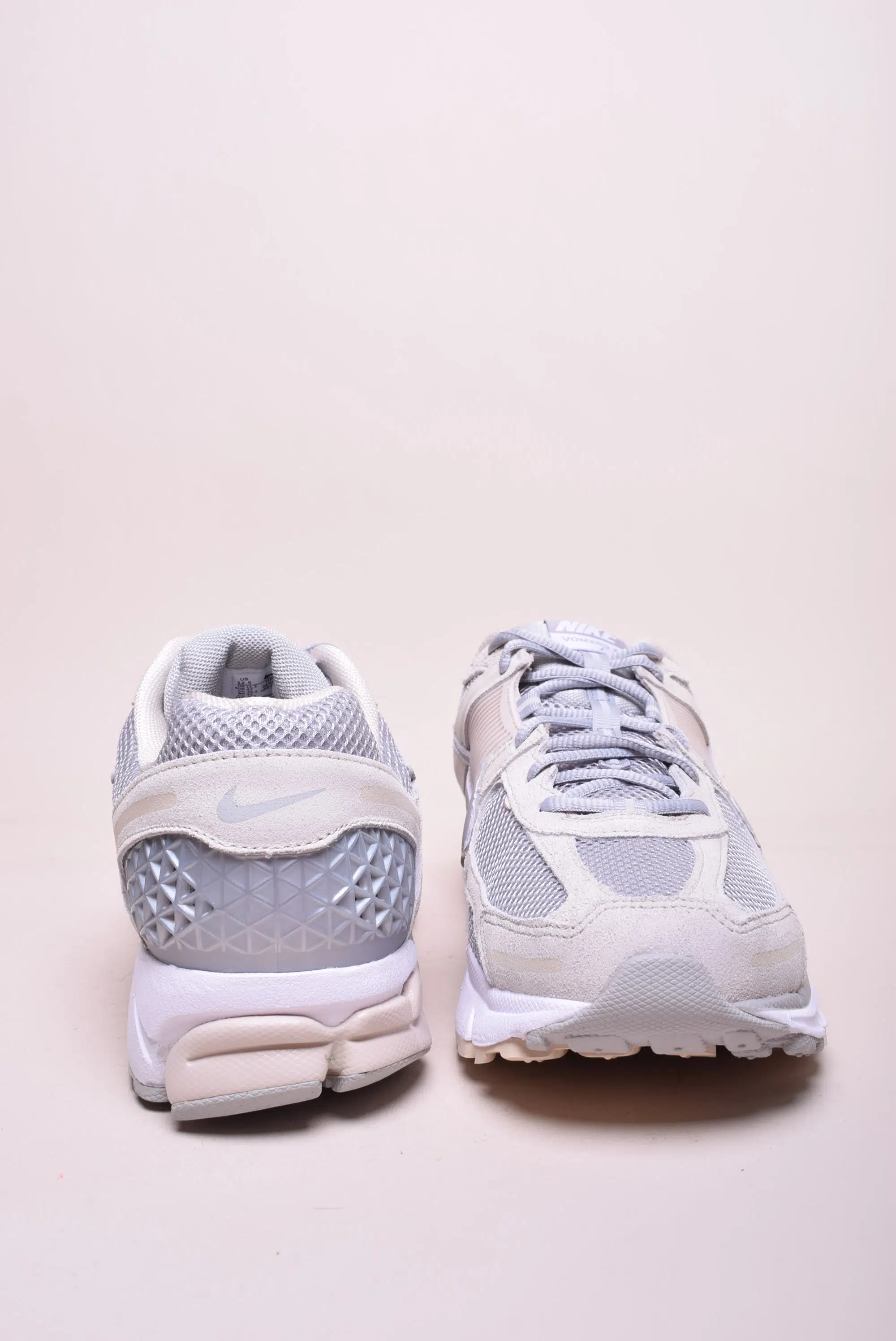 Pantofi sport barbati Vomero 5 [2]