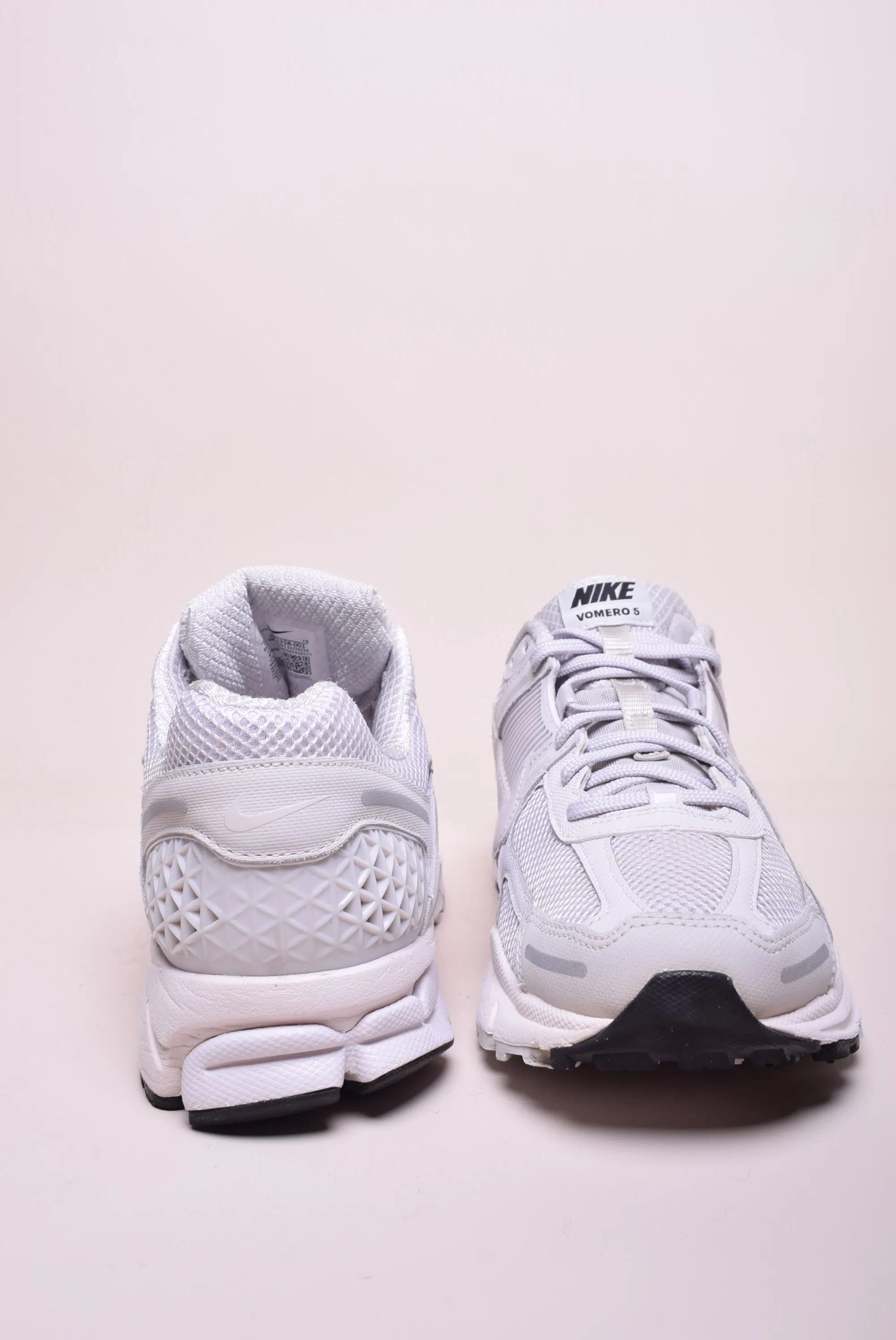 Pantofi sport barbati Vomero 5 [2]