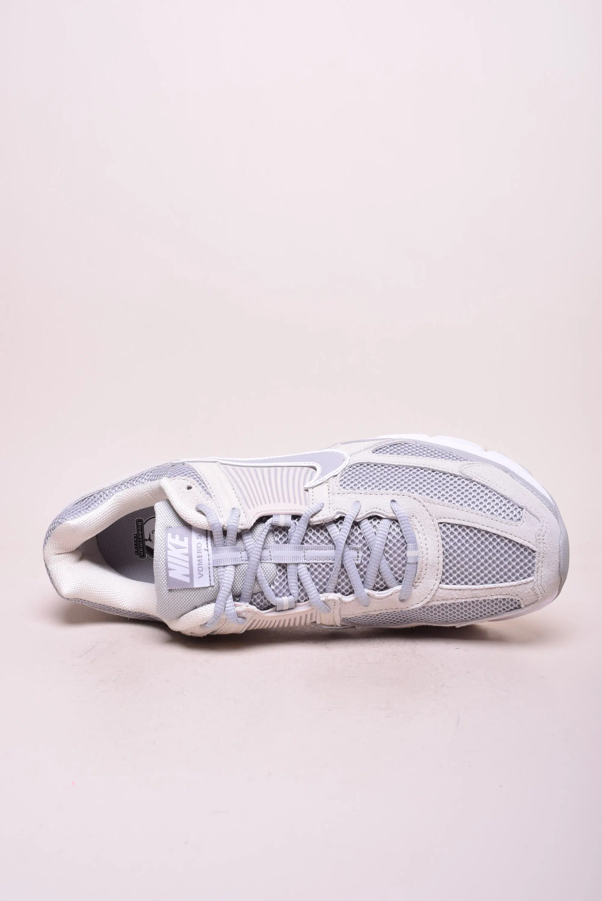 Pantofi sport barbati Vomero 5 [3]