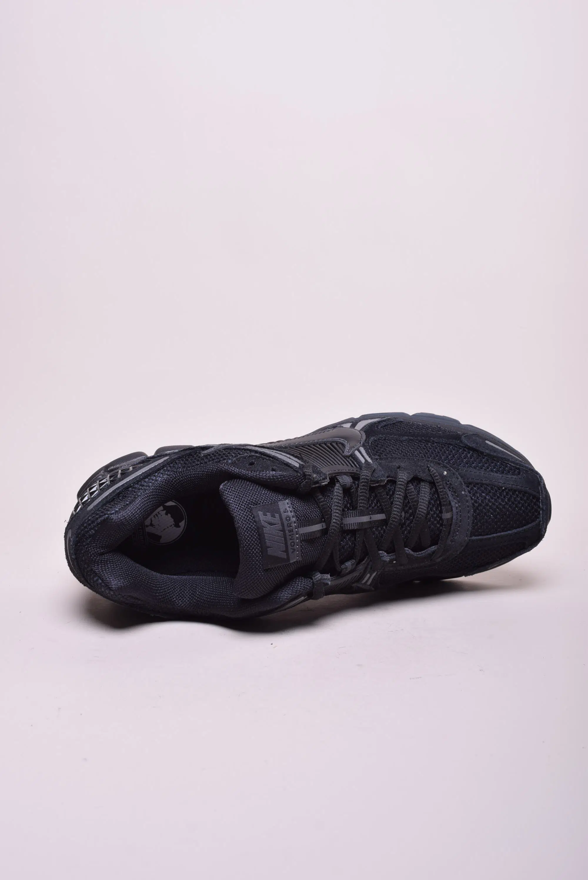 Pantofi sport barbati Vomero 5 [3]