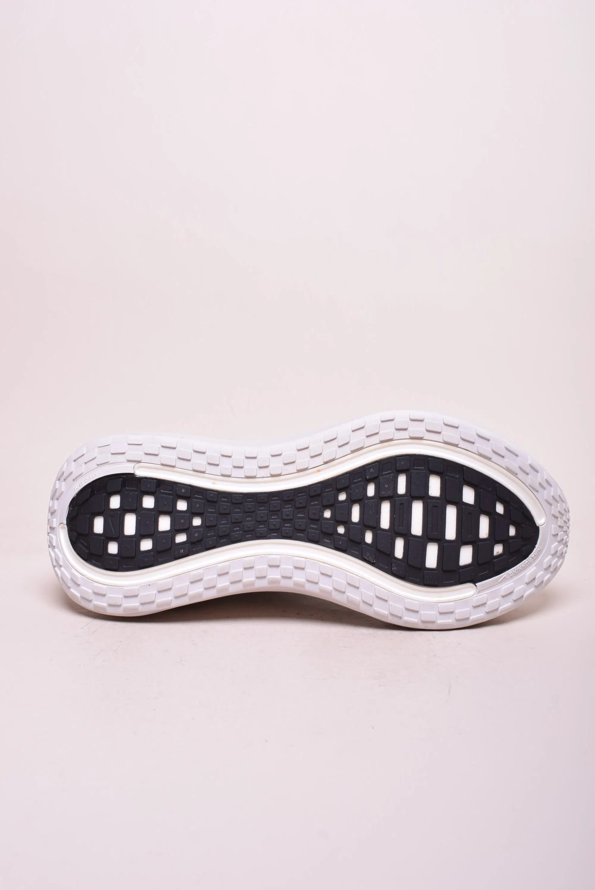 Pantofi sport barbati Vomero Plus [1]