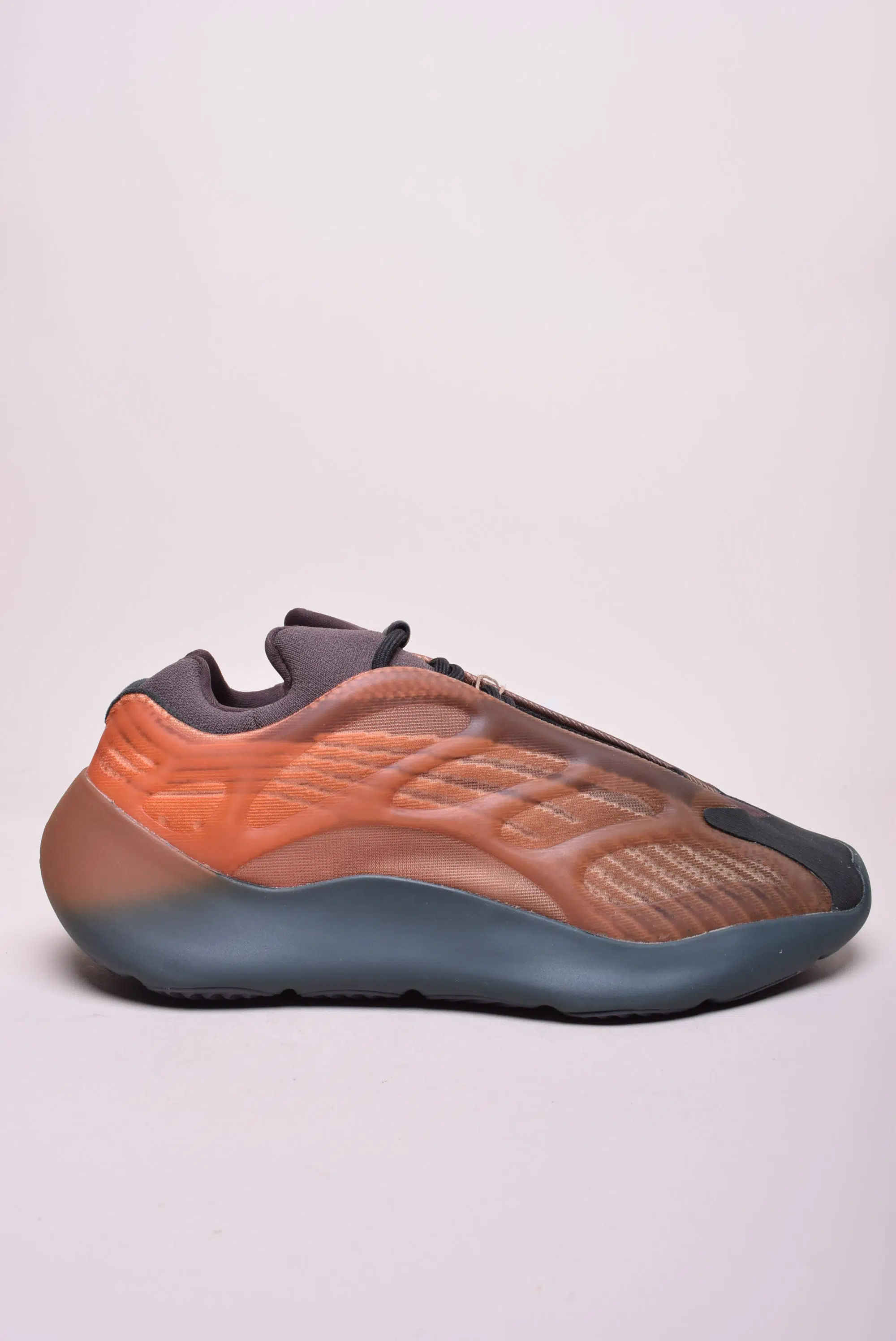 Încălțăminte bărbați - Pantofi sport barbati YZY 700 V3