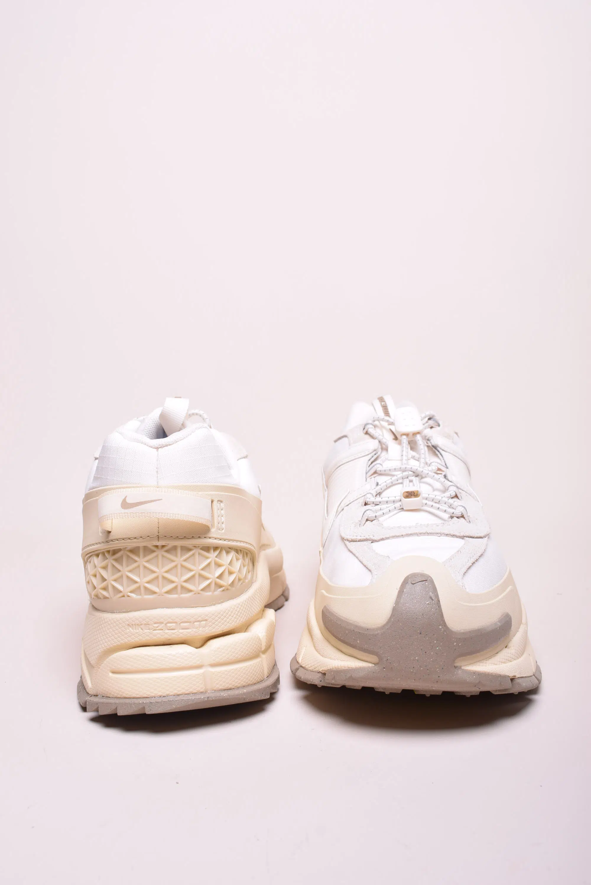 Pantofi sport barbati Zoom Vomero Roam [2]