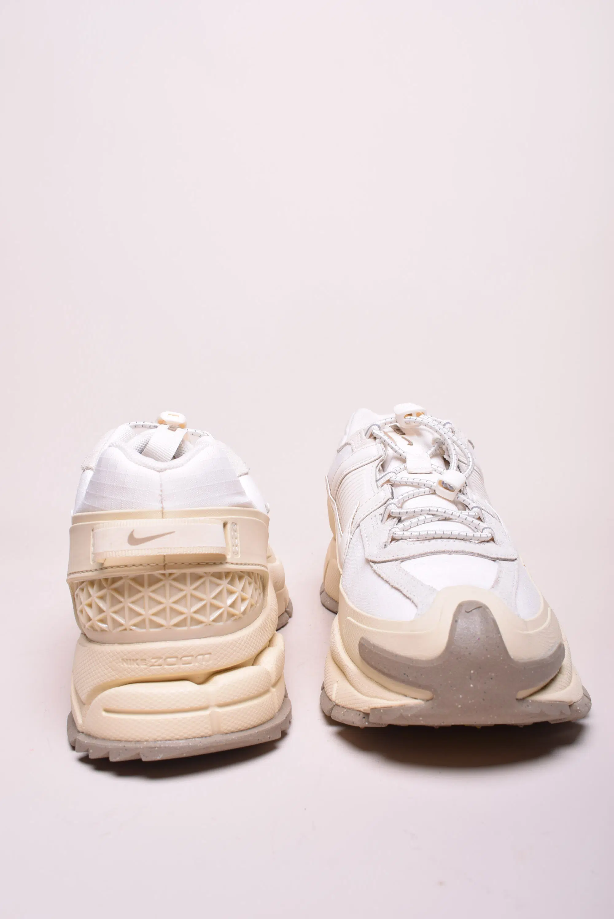 Pantofi sport barbati Zoom Vomero Roam [2]