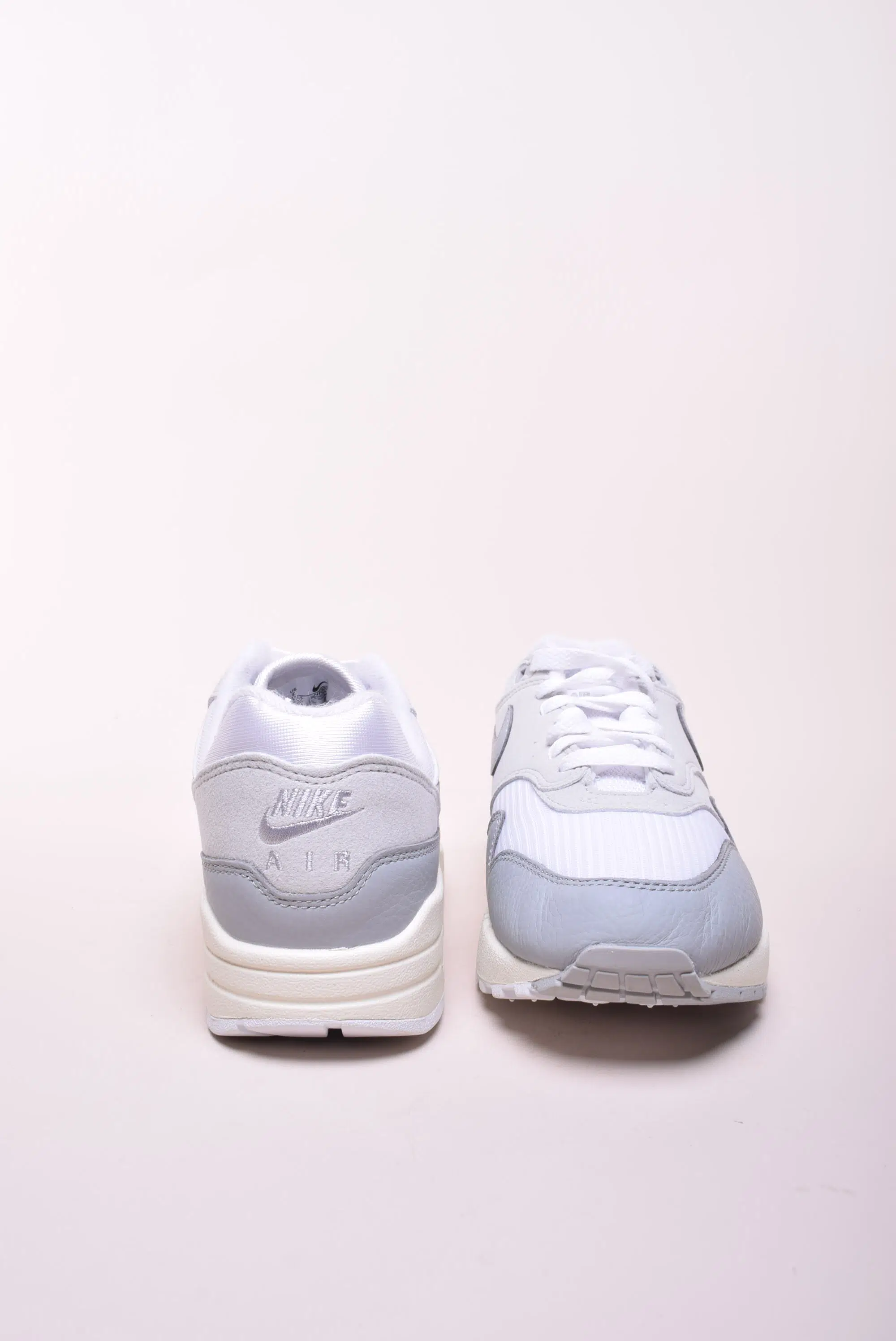 Pantofi sport dama Air Max 1 '87 [2]