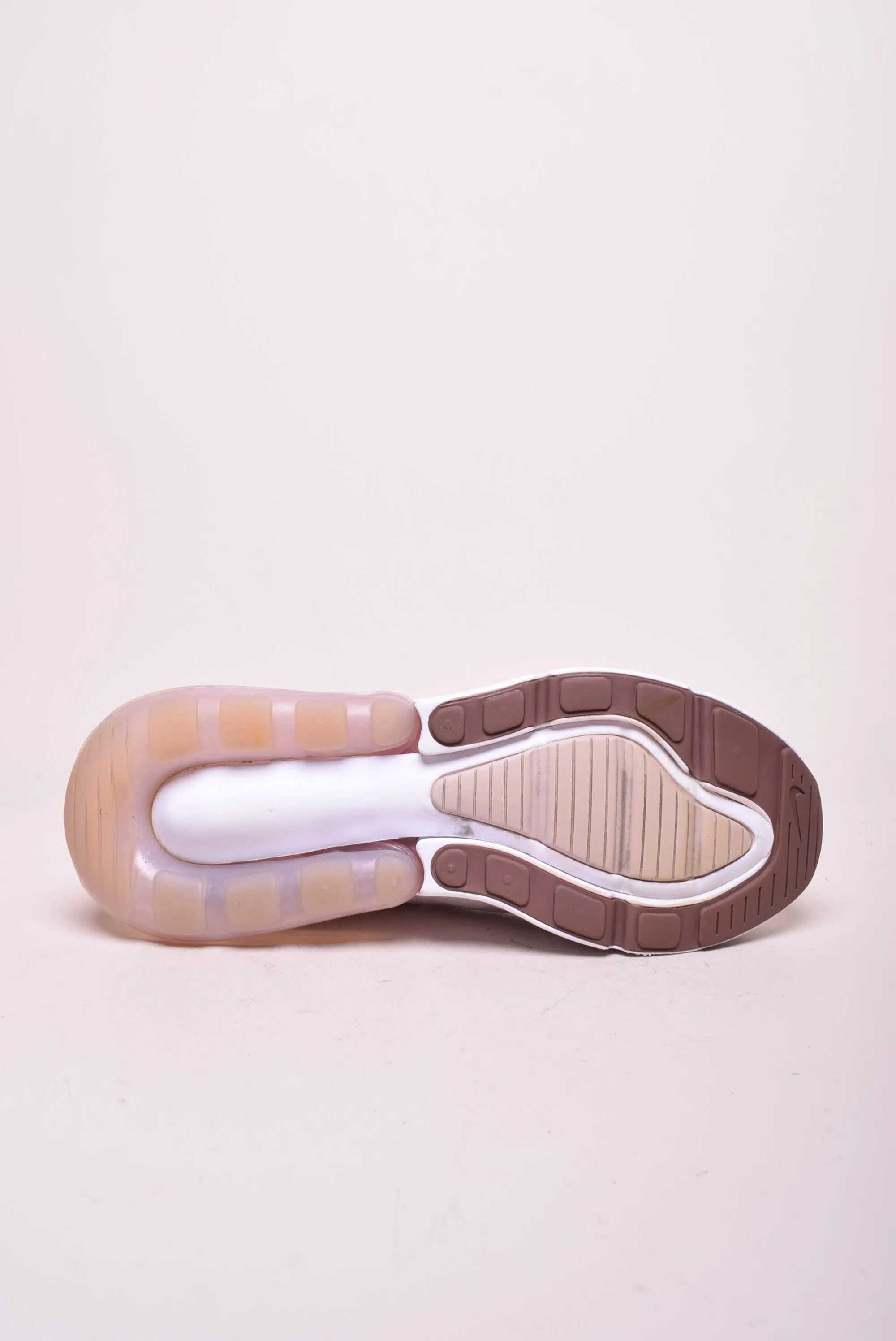 Pantofi sport dama Air Max 270 [1]