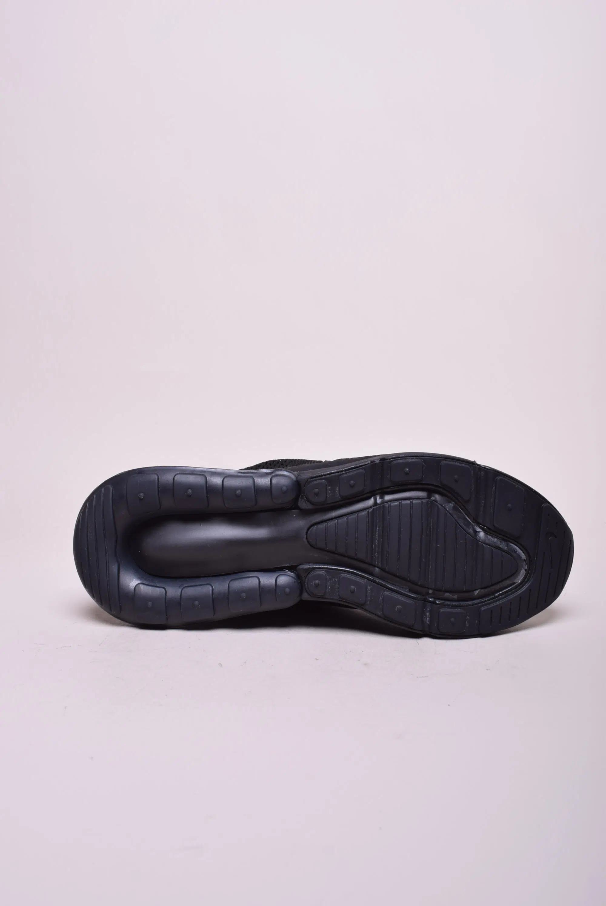 Pantofi sport dama Air Max 270 [1]