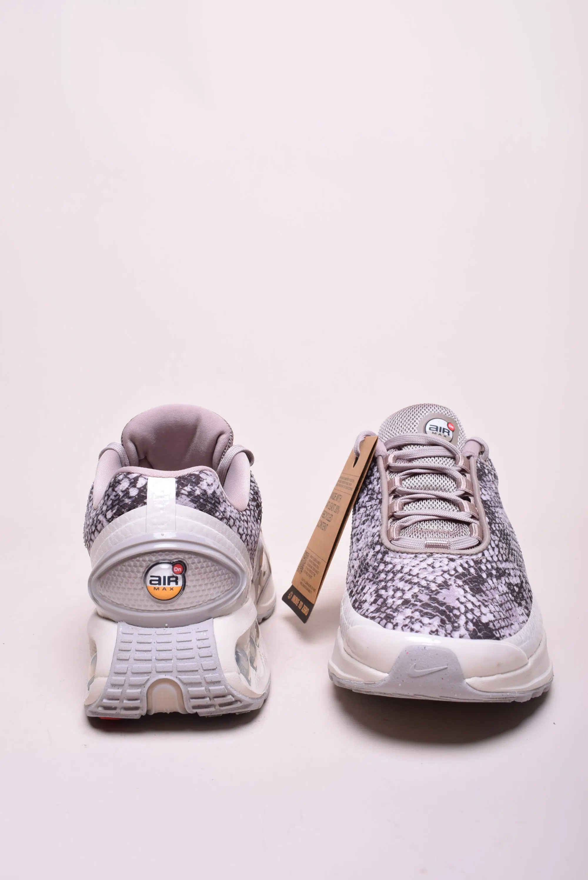 Pantofi sport dama Air Max DN [2]