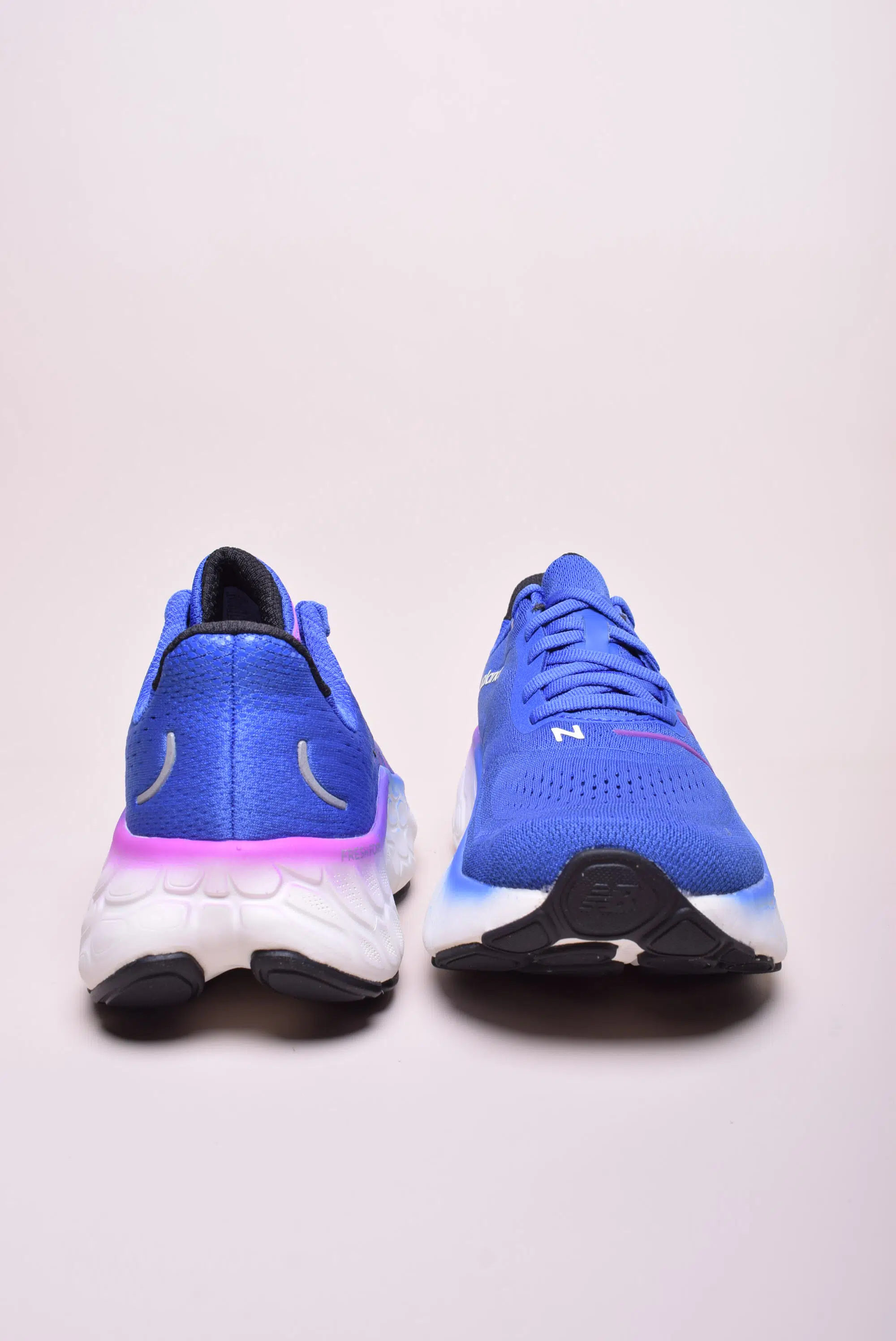 Pantofi sport dama Fresh Foam More v4 [2]