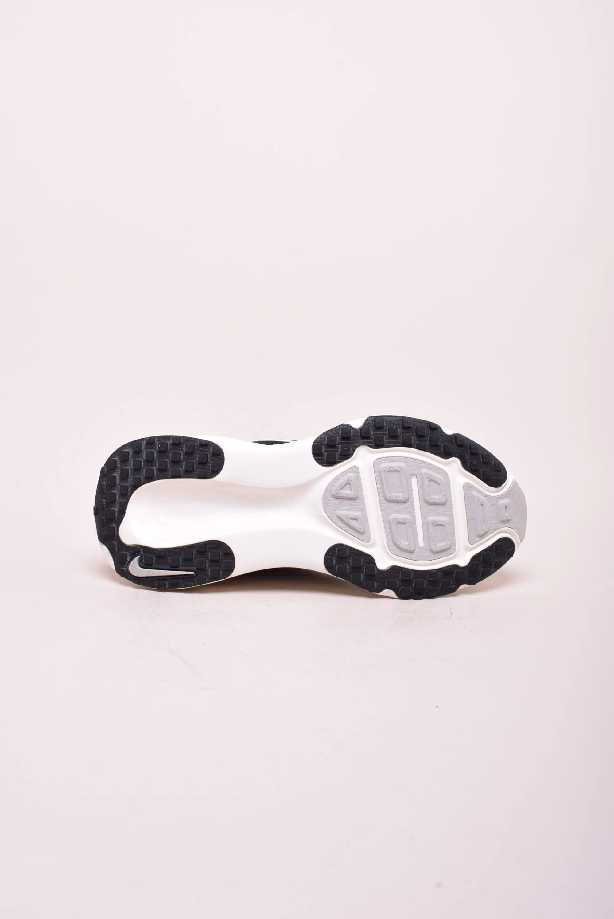 Pantofi sport dama Vomero 18 [1]