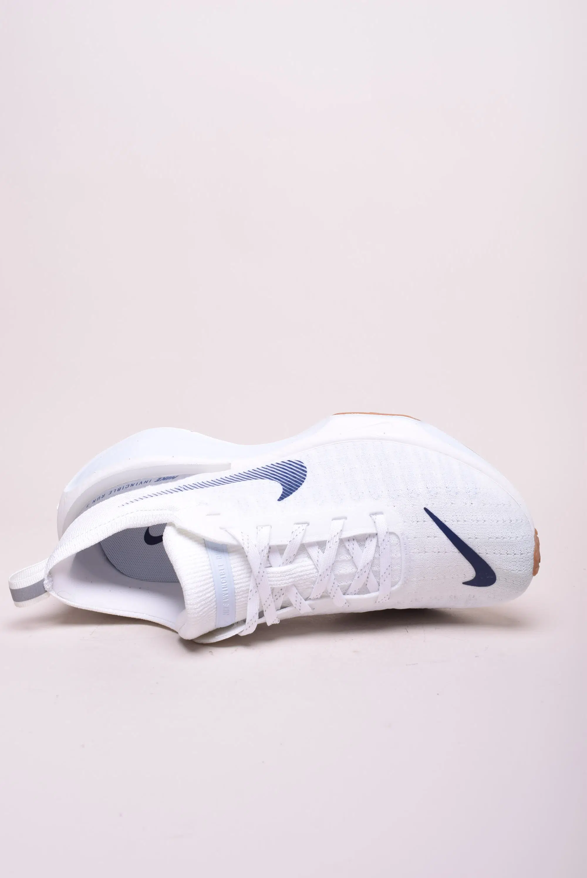 Pantofi sport dama ZoomX Invincible Run FK 3 [3]