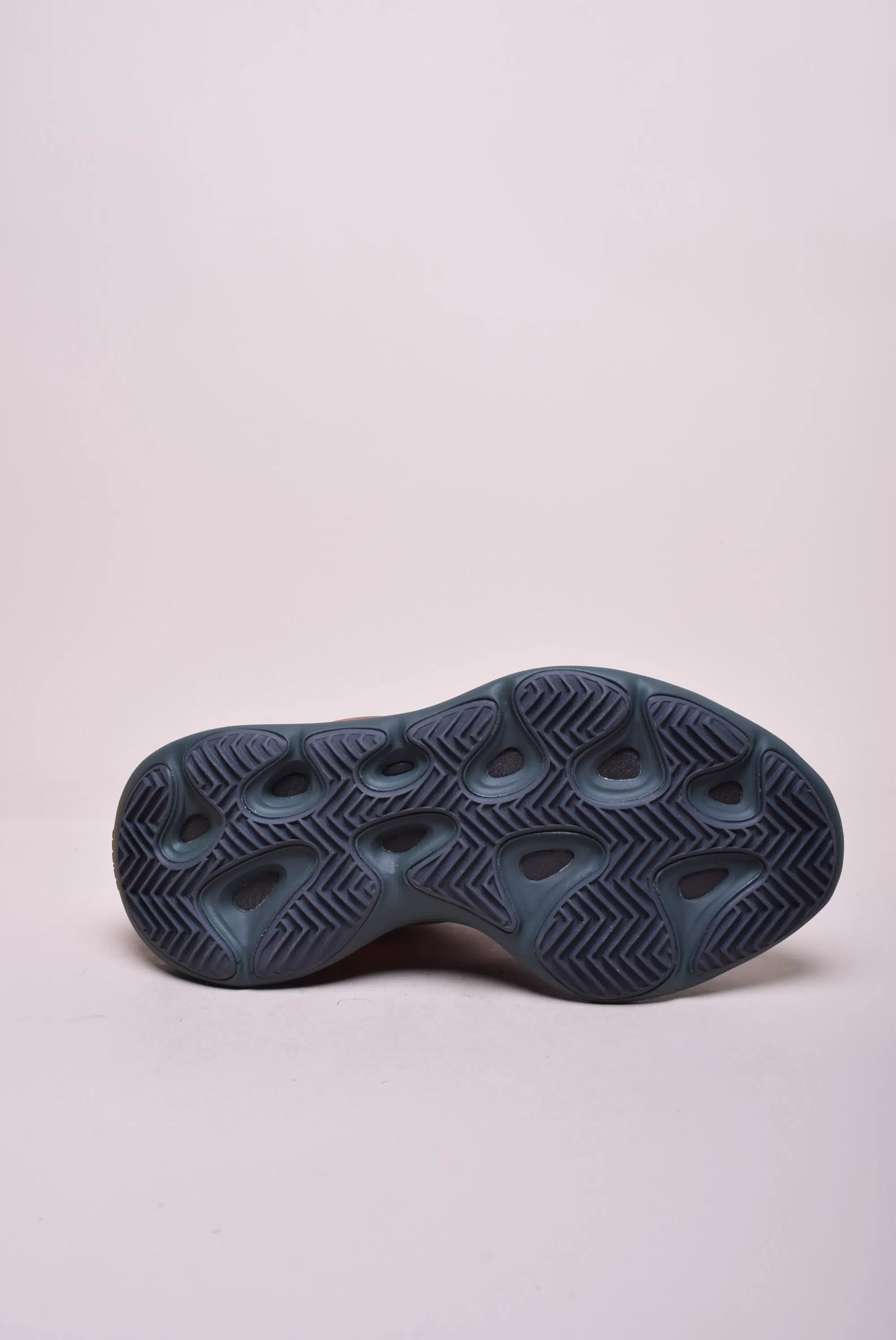 Pantofi sport unisex YZY 700 V3 [1]