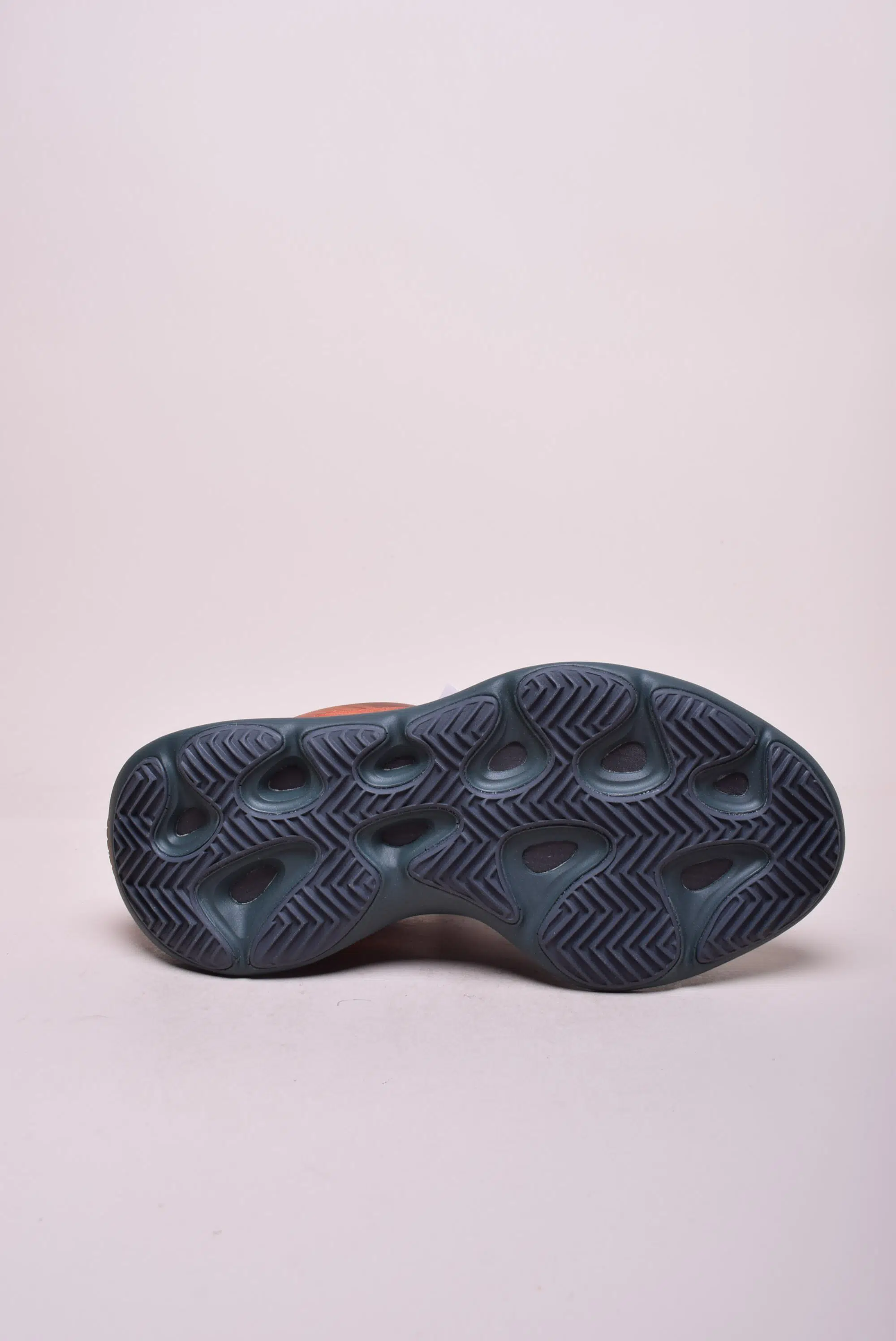 Pantofi sport unisex YZY 700 V3 [1]