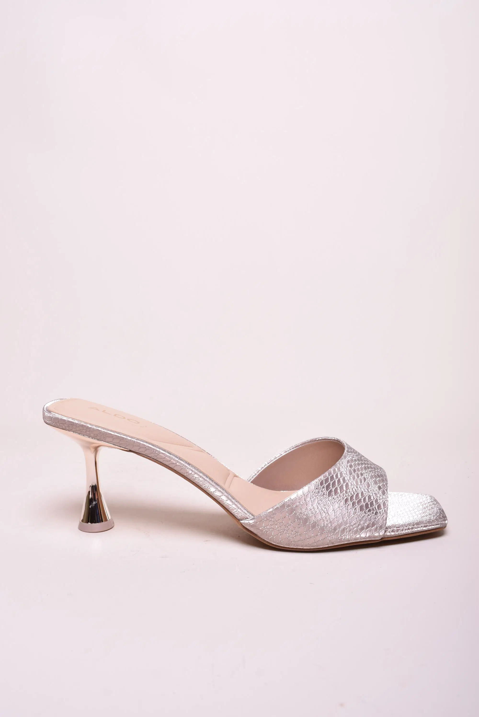 Șlapi, papuci și saboți damă - Papuci dama 