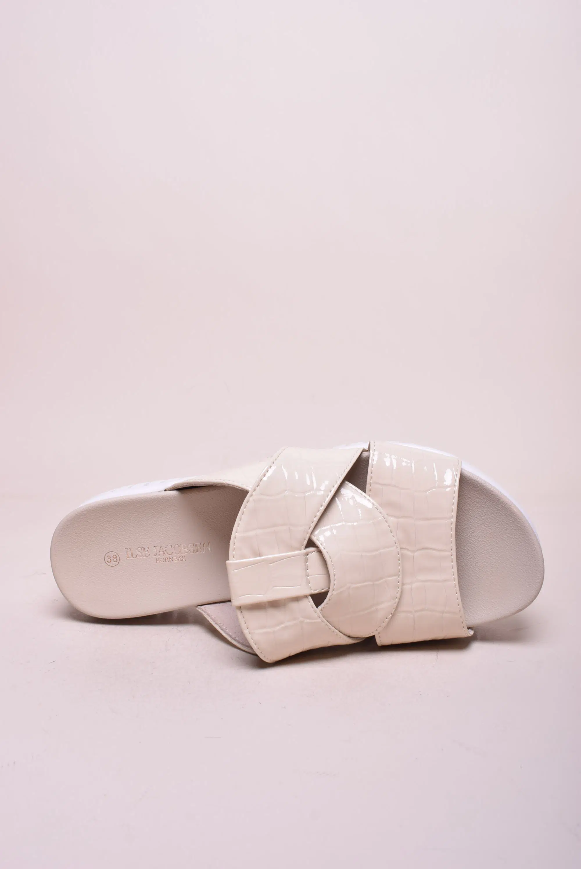 Papuci dama cu platforma, lacuiti [3]