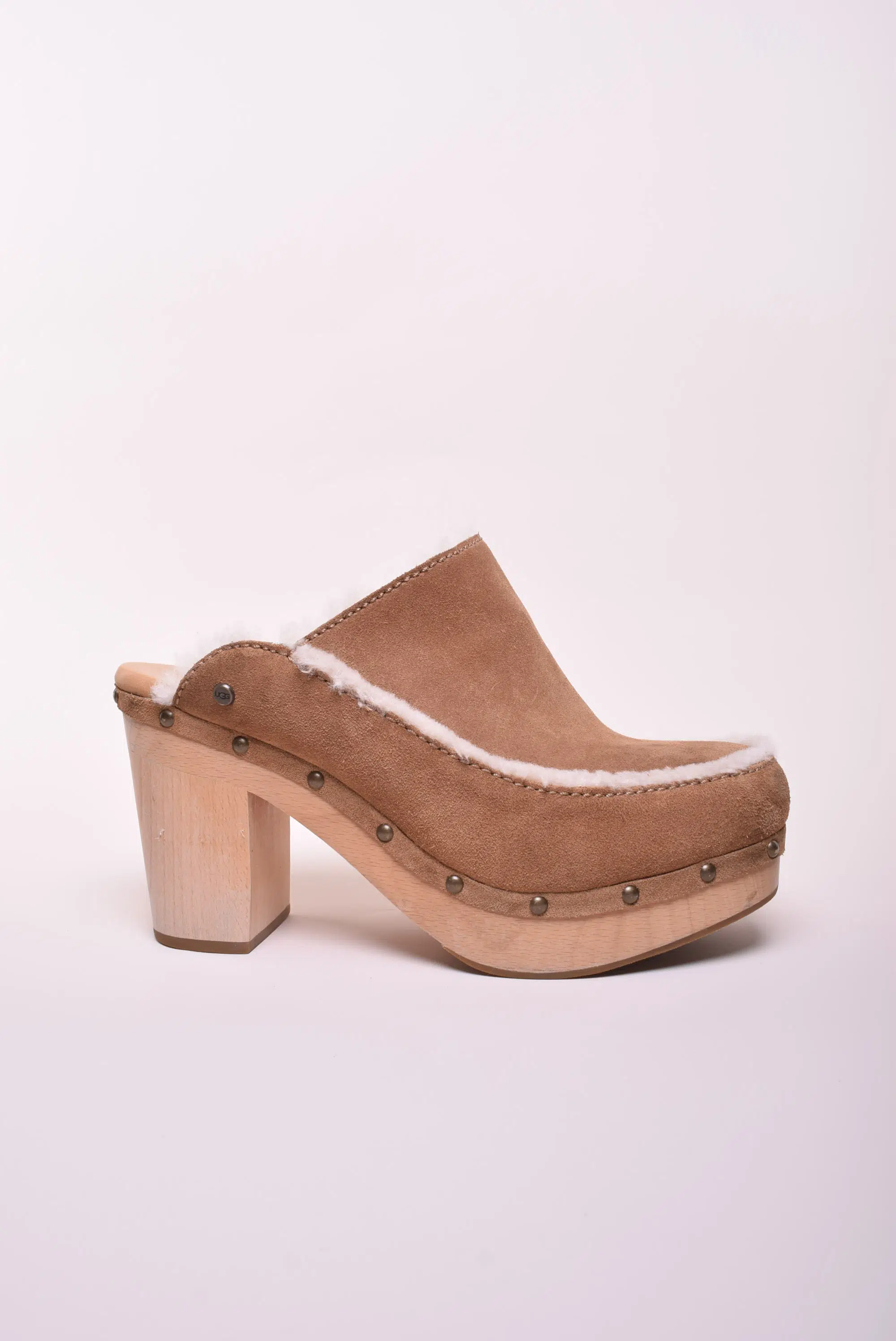 Saboti dama imblaniti