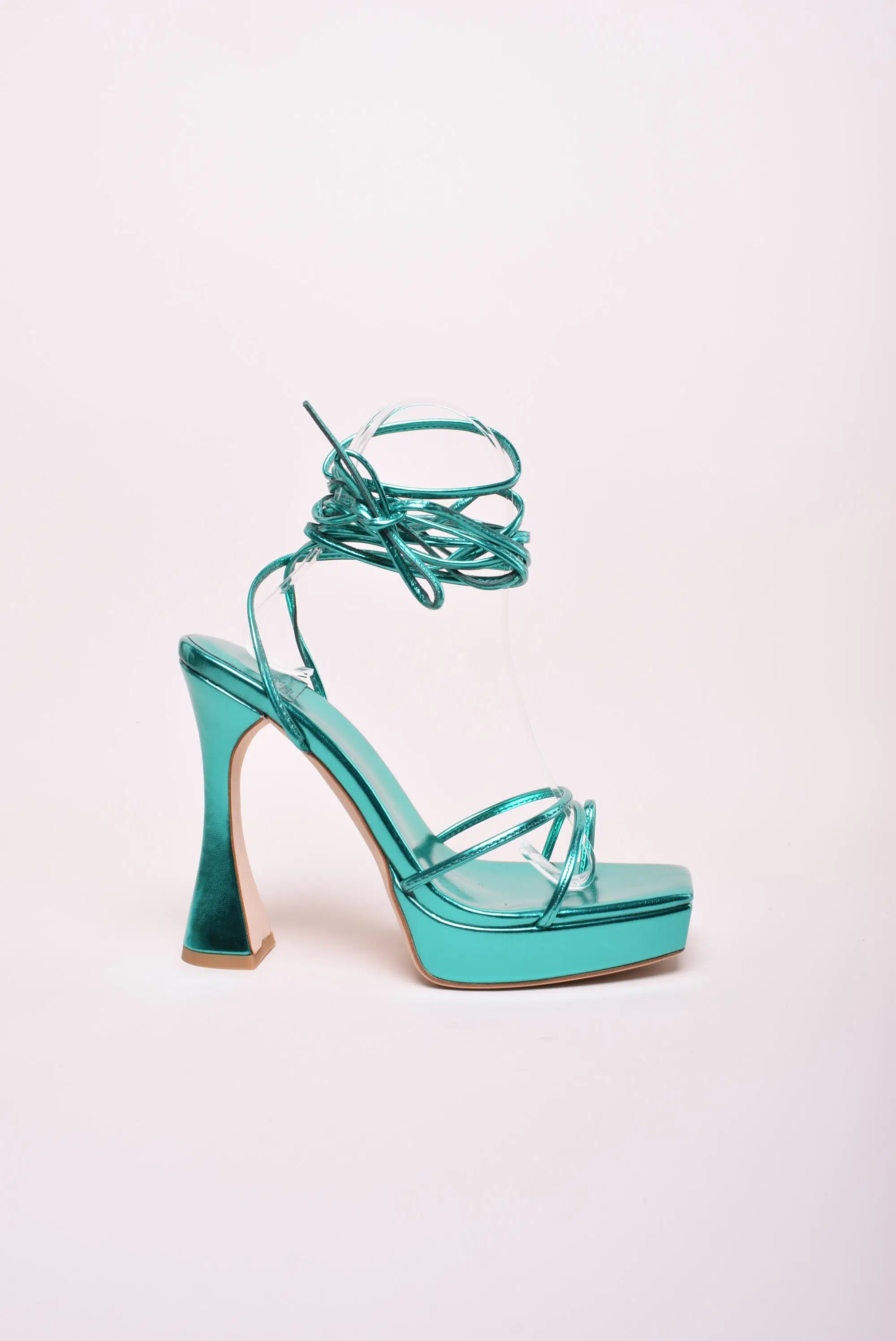 Sandale dama cu platforma lacuite