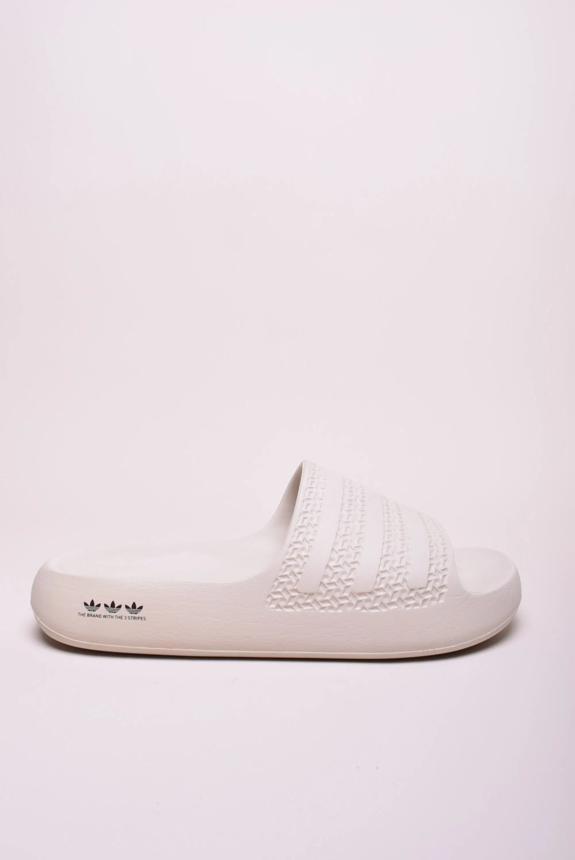 Slapi dama Adilette Ayoon [0]