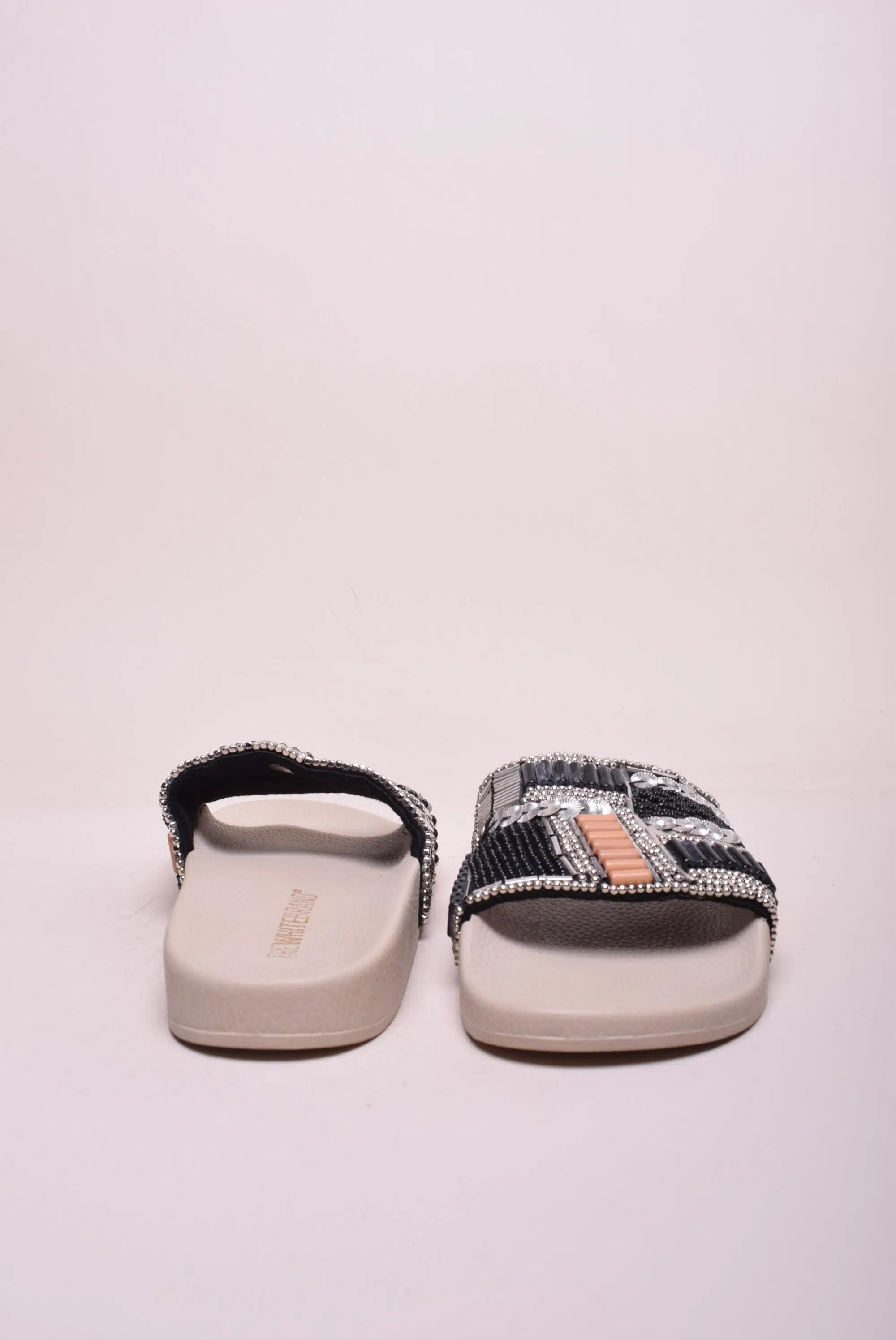 Slapi dama cu margele [2]