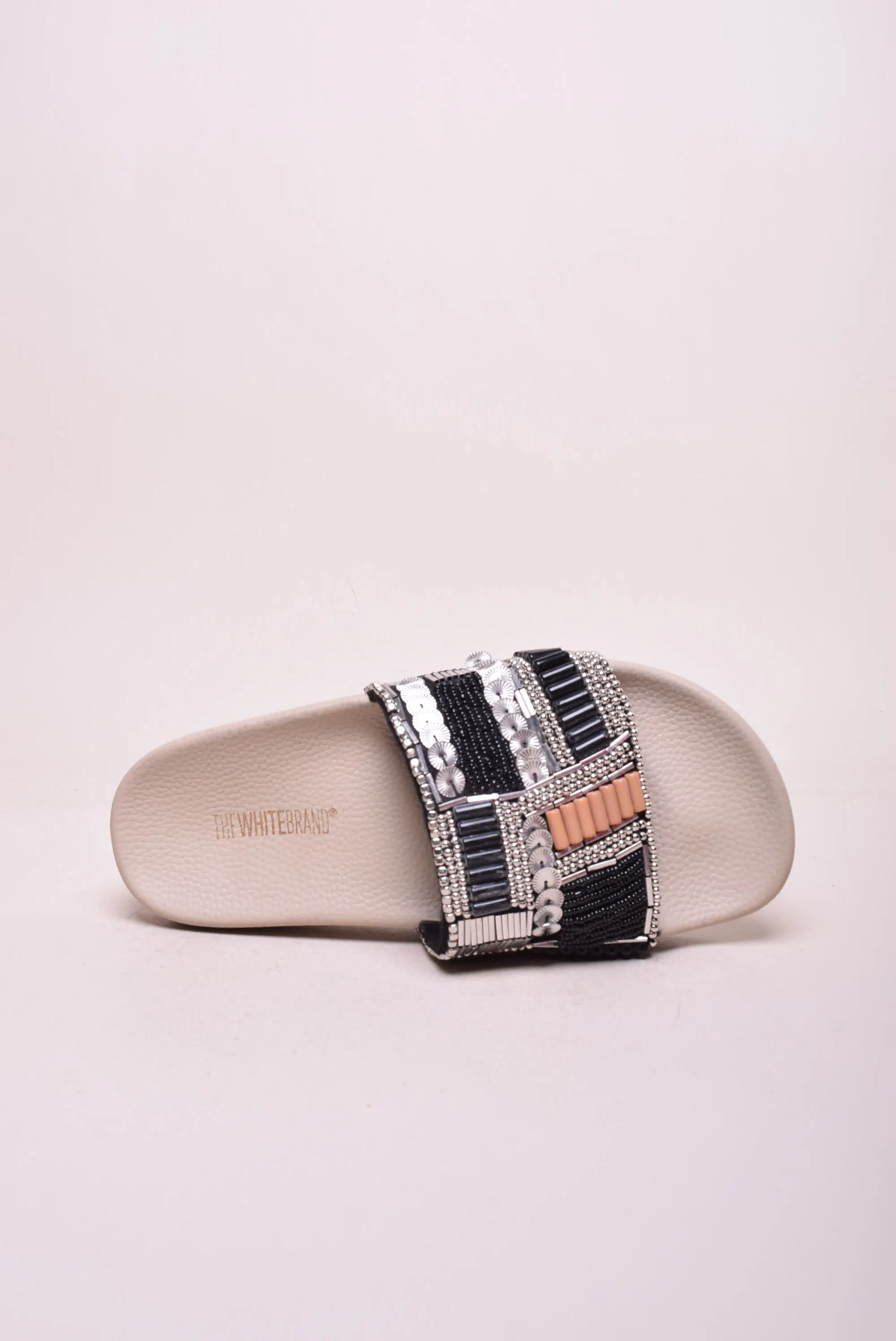 Slapi dama cu margele [3]