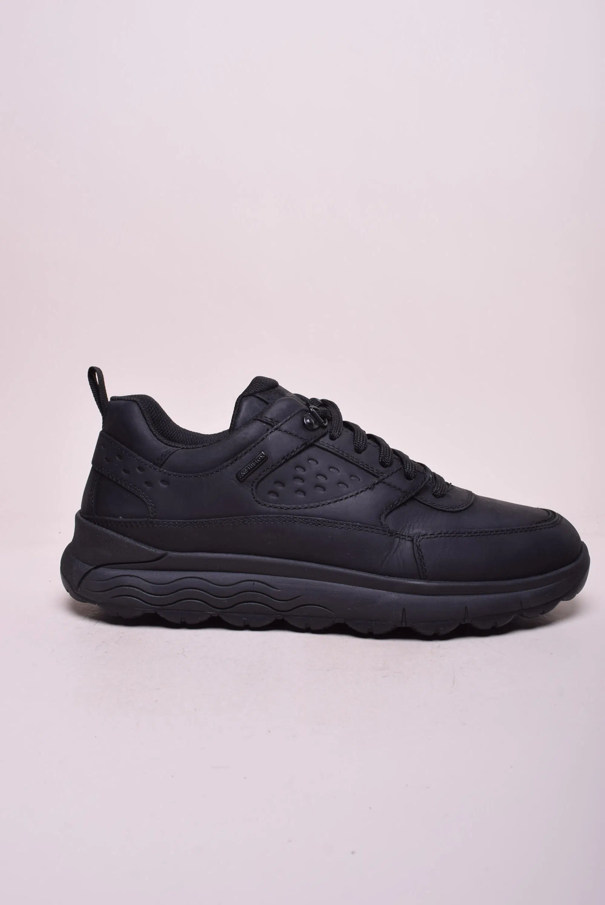 Pantofi sport și teniși bărbați - Sneakers barbati 