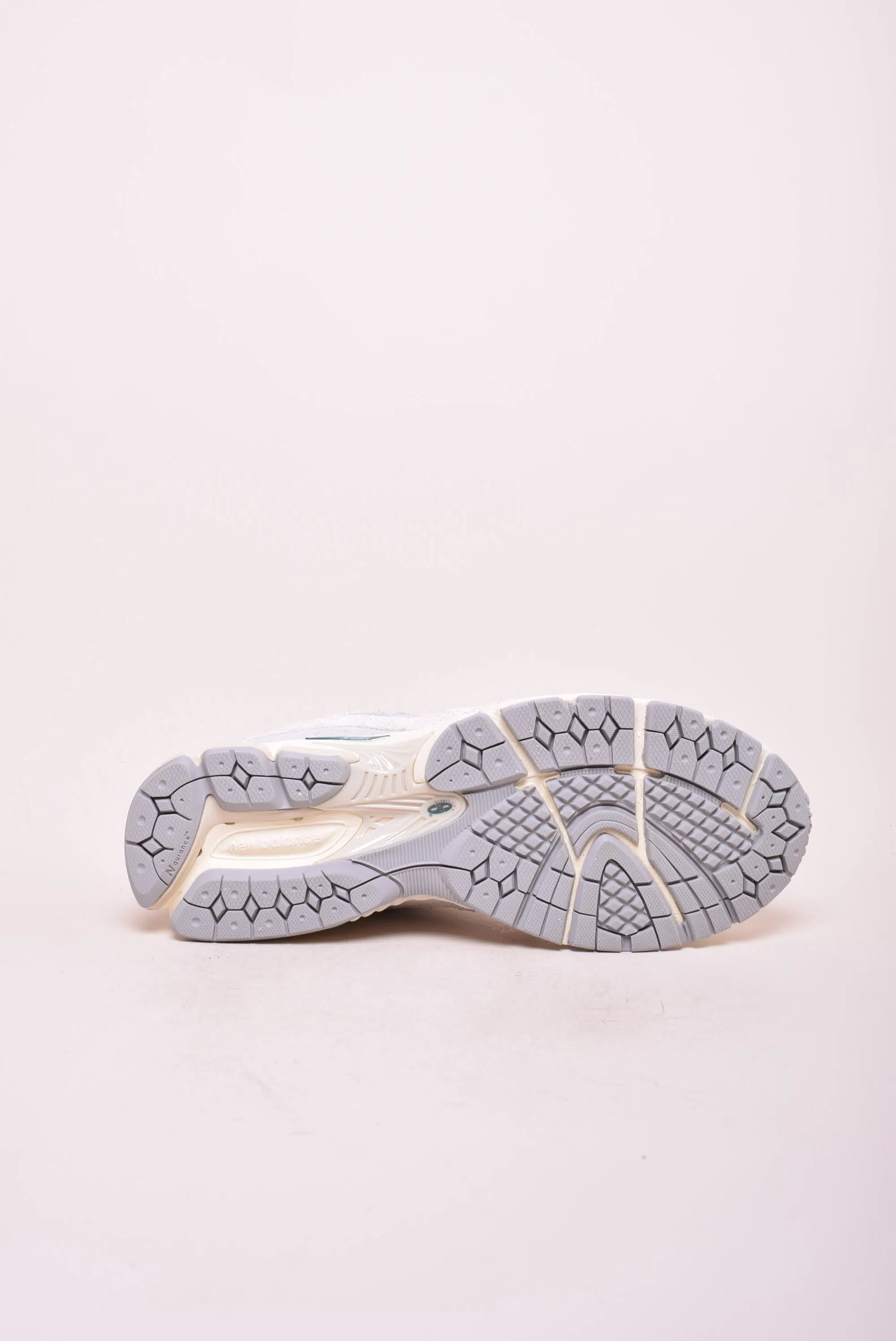 Sneakers barbati 2002R [1]